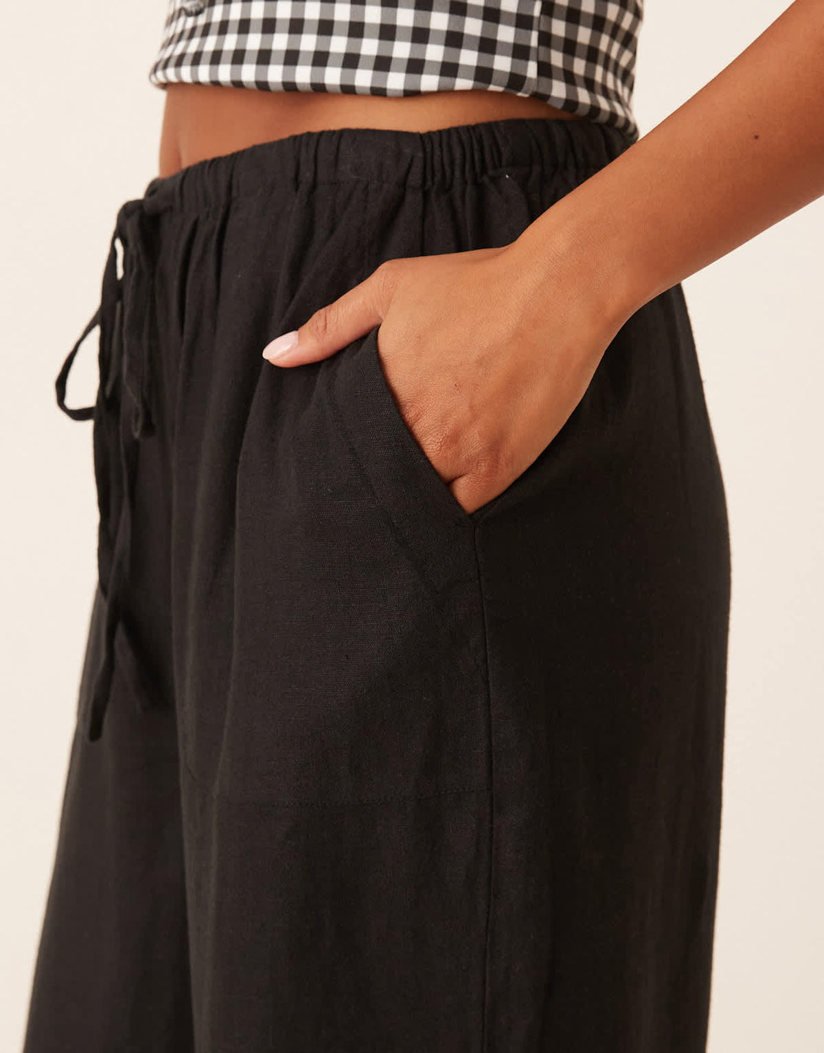 Nobody's Child Petite Shona straight leg trousers in black - ASOS Sample Sale