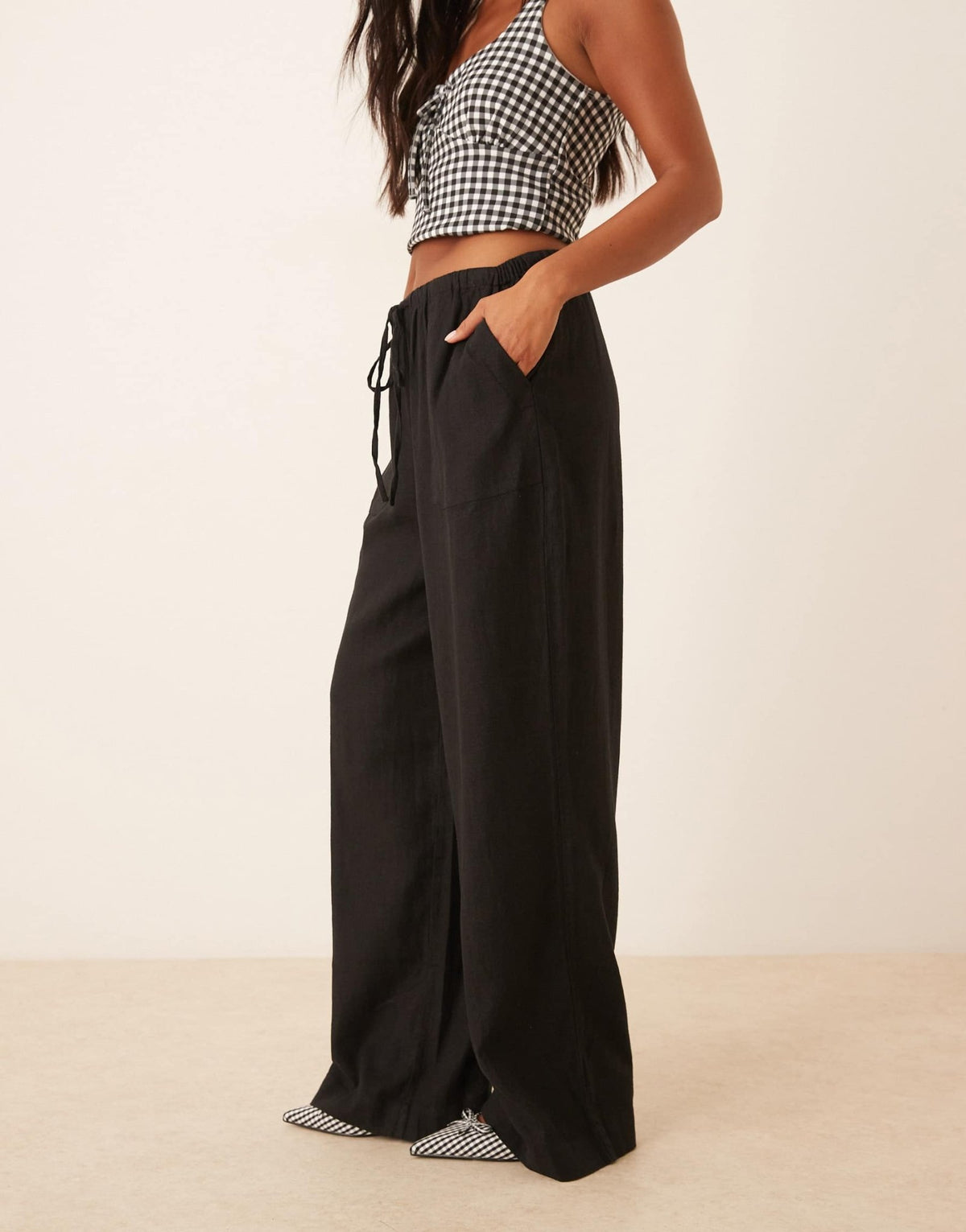 Nobody's Child Petite Shona straight leg trousers in black - ASOS Sample Sale
