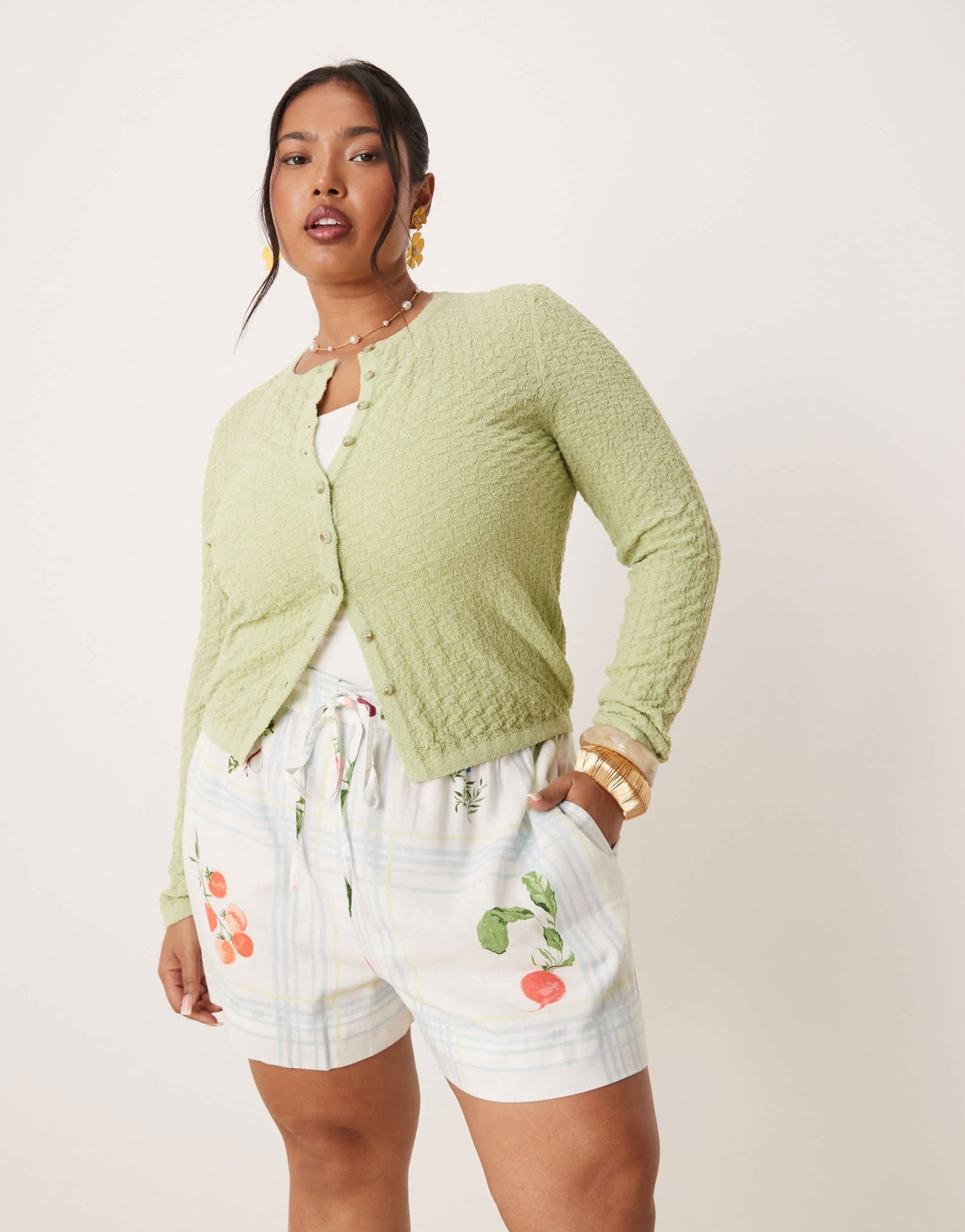 Nobody's Child Plus Jen shorts in fruit check print - ASOS Sample Sale