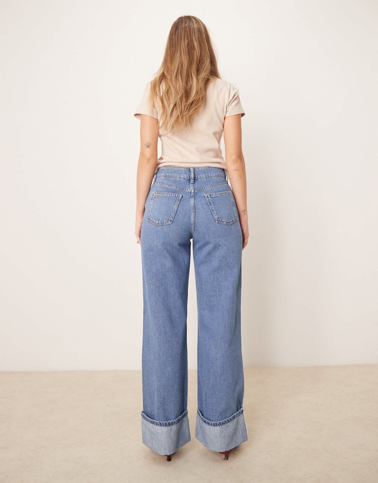 Nobody's Child turn up wide leg jeans in mid wash denim - ASOS Sample Sale