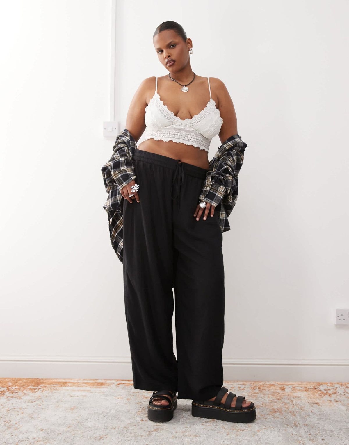 Noisy May Curve loose fit linen mix trouser in black - ASOS Sample Sale