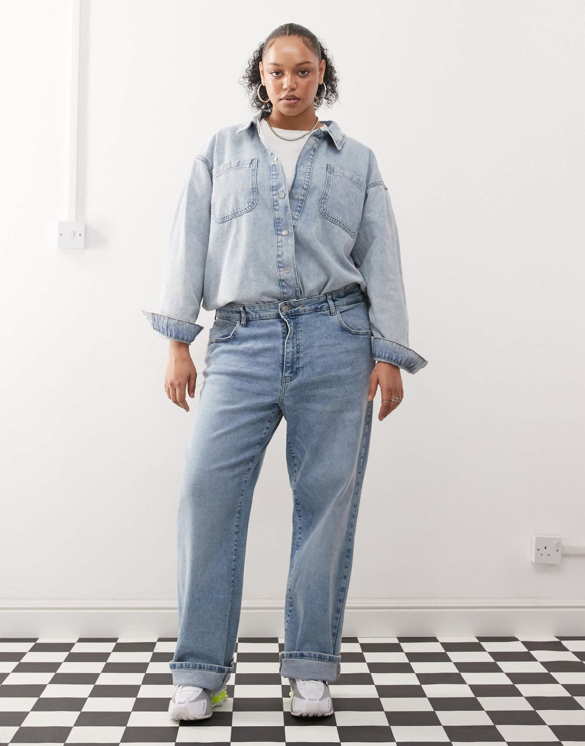 Noisy May Curve Yolanda wide leg jeans in lightwash blue - ASOS Sample Sale