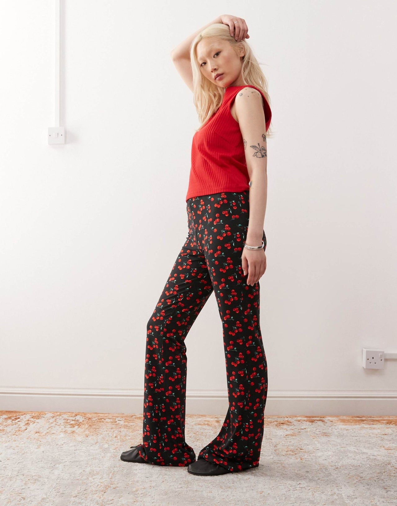 Noisy May Petite flare trouser in cherry print - BLACK - ASOS Sample Sale