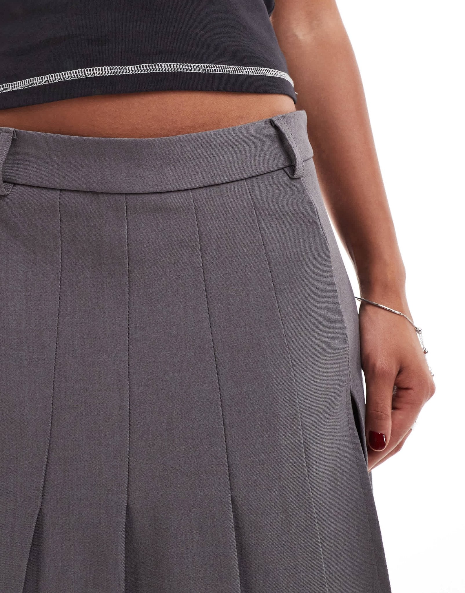 Noisy May pleated skirt with thigh split in grey - ASOS Sample Sale