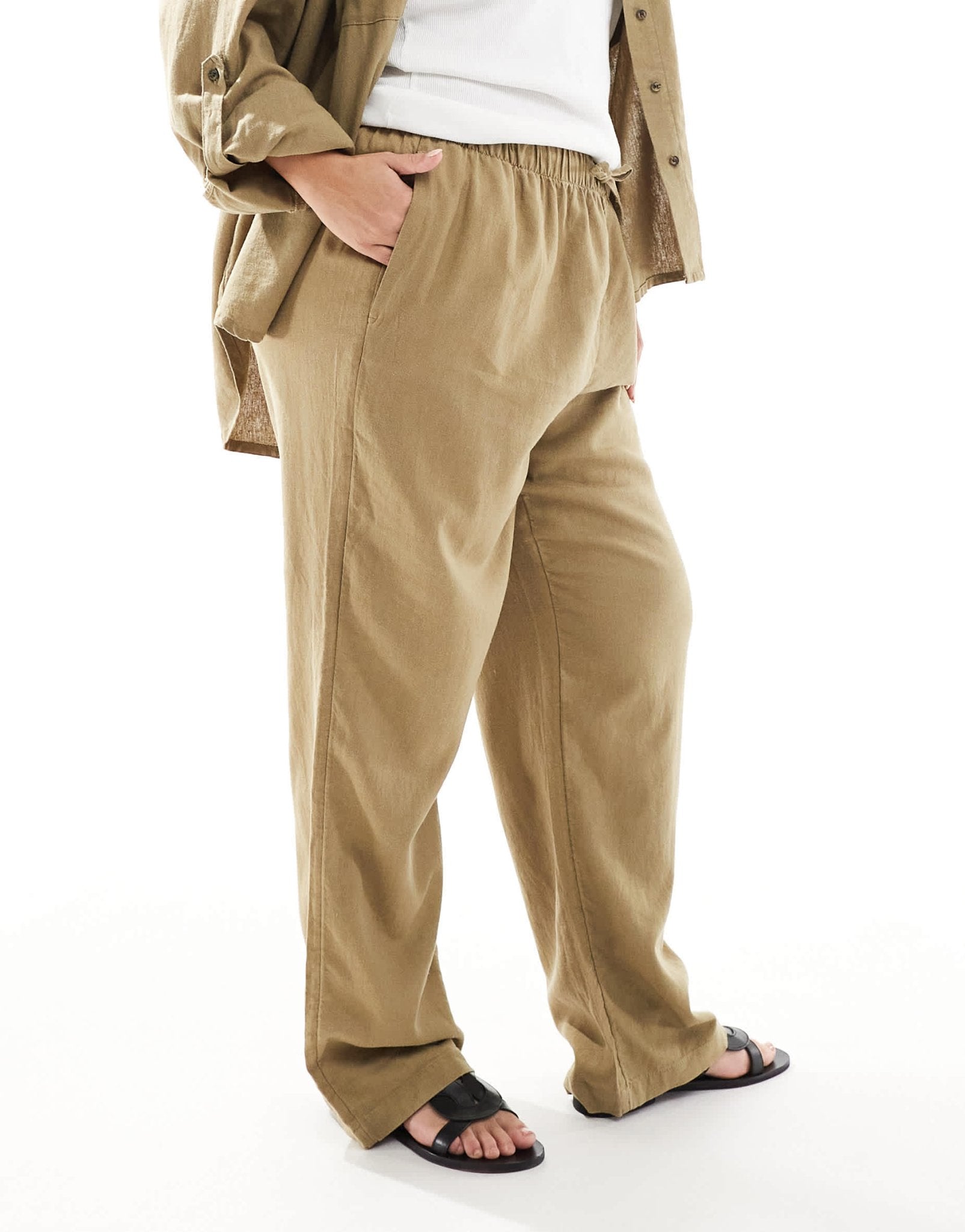 ONLY Curve linen mix pull on trousers co - ord in light khaki - ASOS Sample Sale
