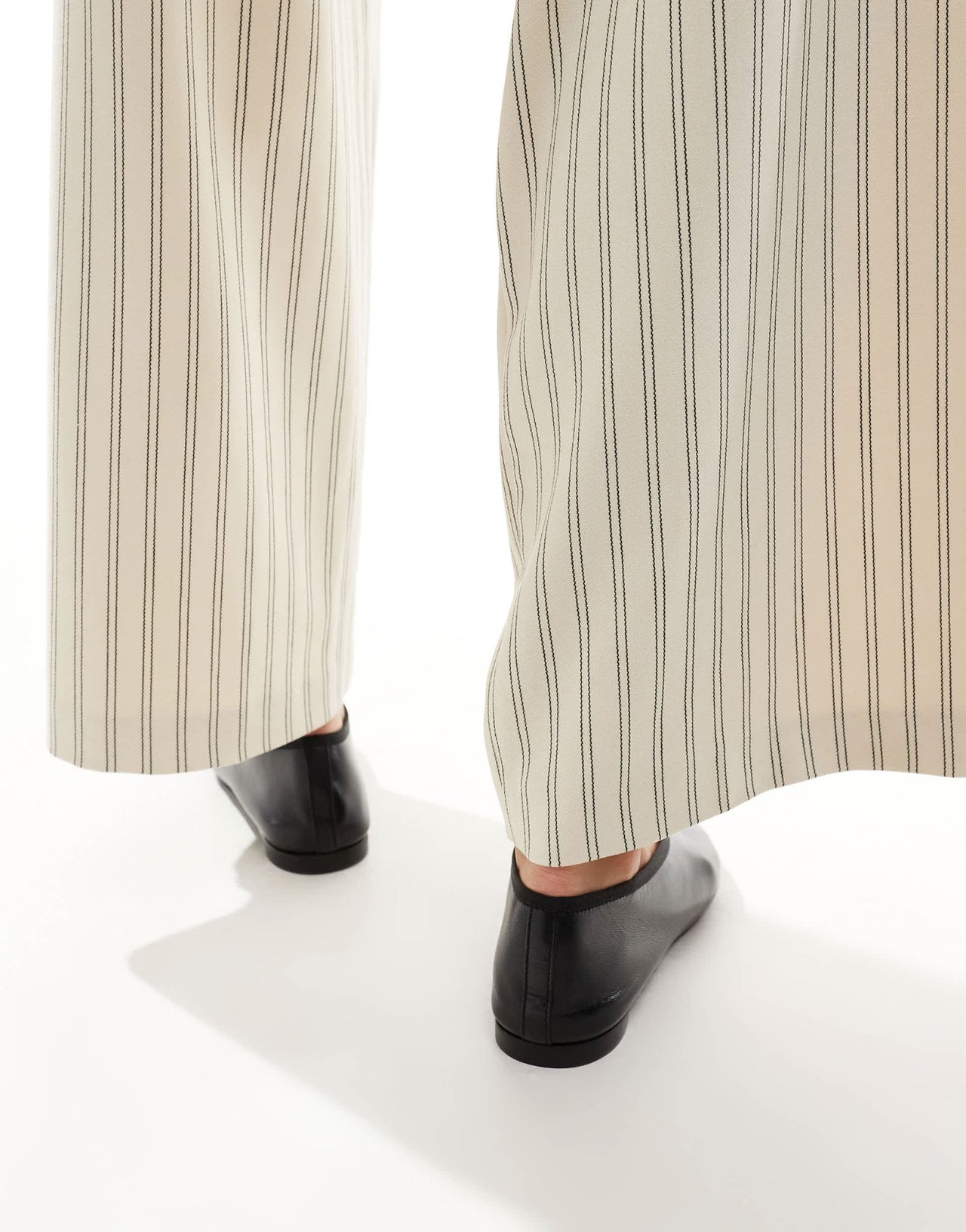 & Other Stories leather pointed ballet flats with front seam detail in black - ASOS Sample Sale