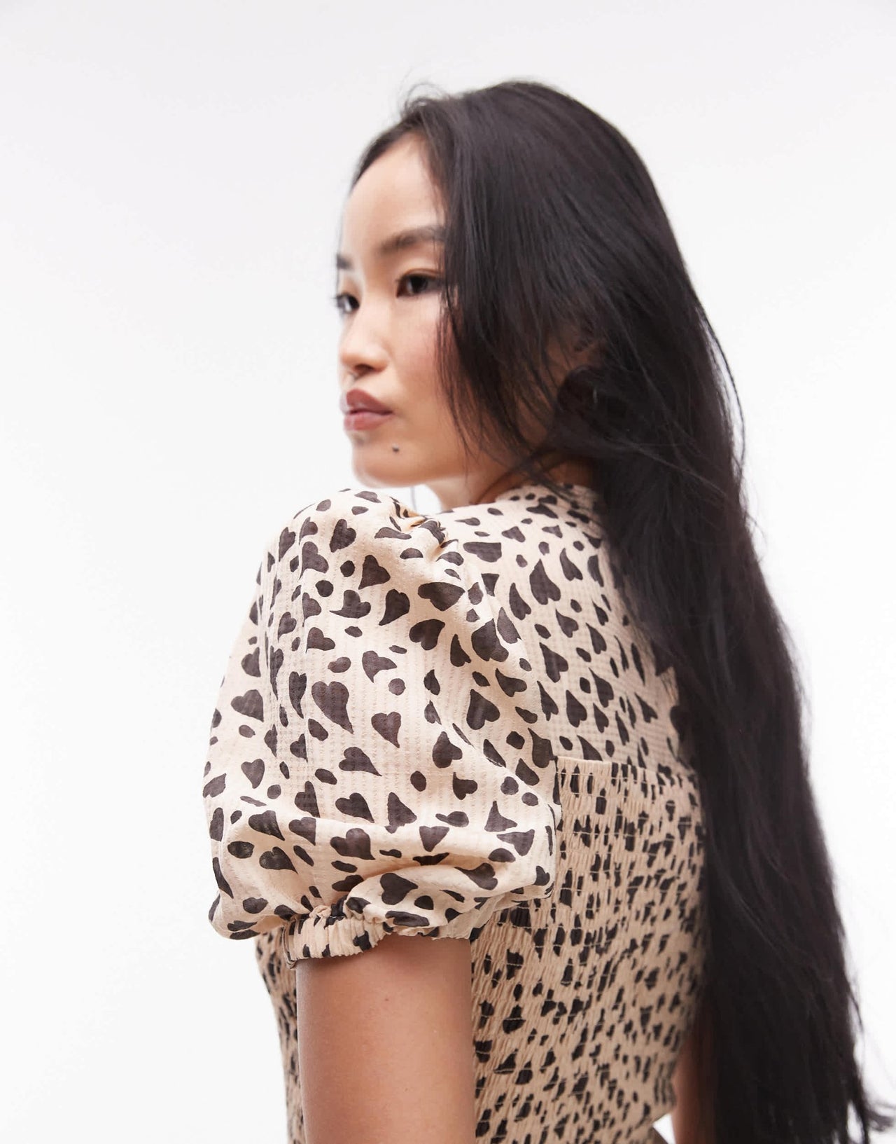 & Other Stories puff sleeves midi dress with shirred bodice in black and beige hearts print - ASOS Sample Sale