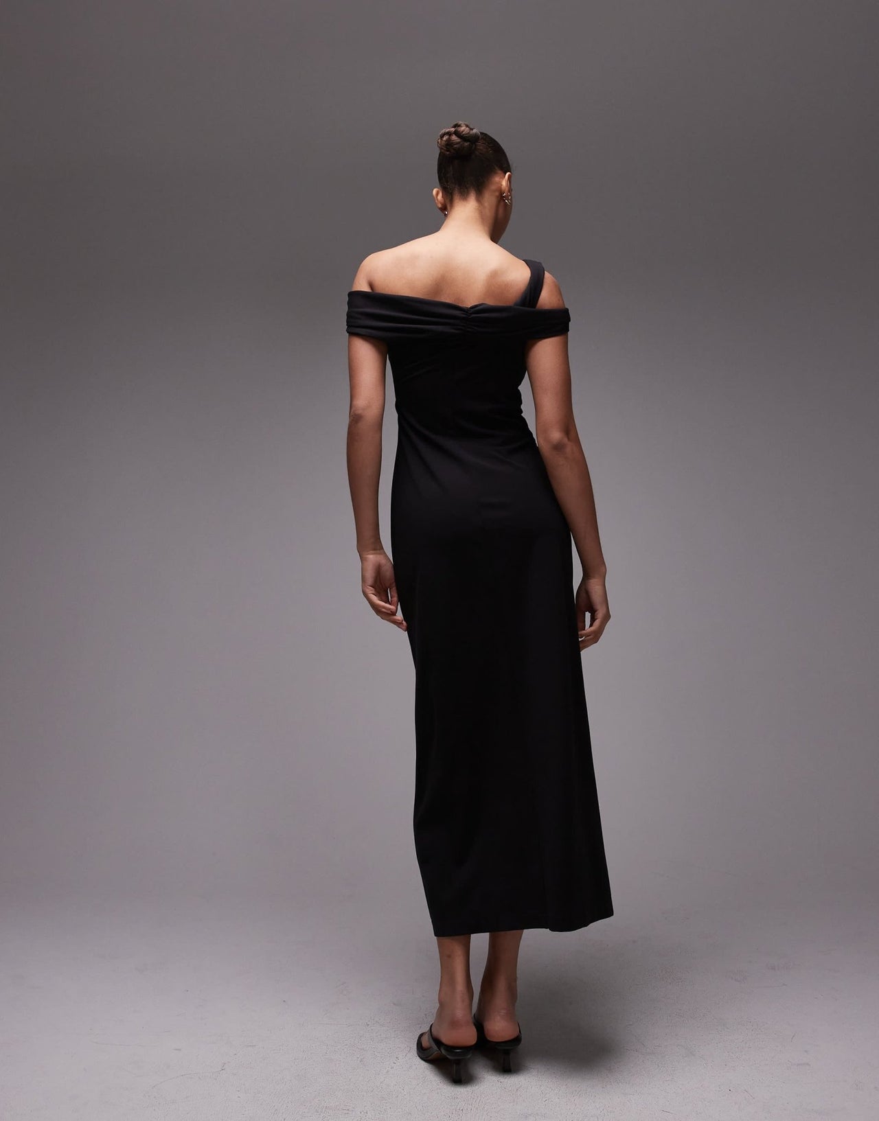 & Other Stories structured jersey midi dress with off shoulder and metal clasp in black - ASOS Sample Sale