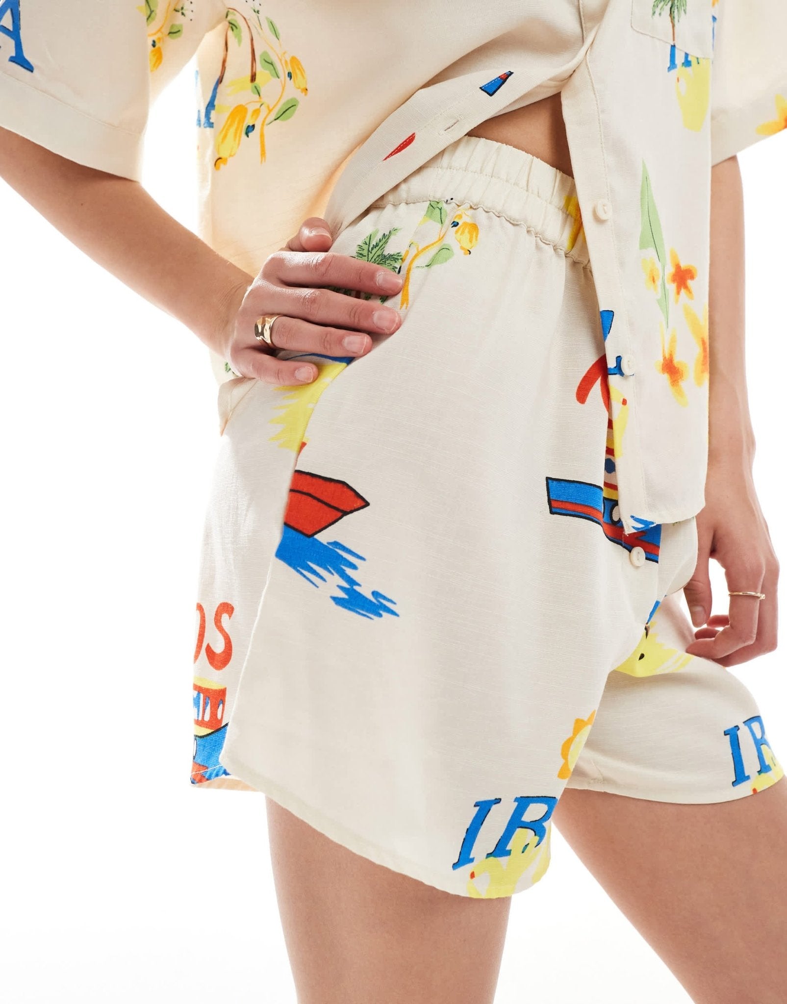 Pieces high waist short co-ord in summer holiday print - ASOS Sample Sale
