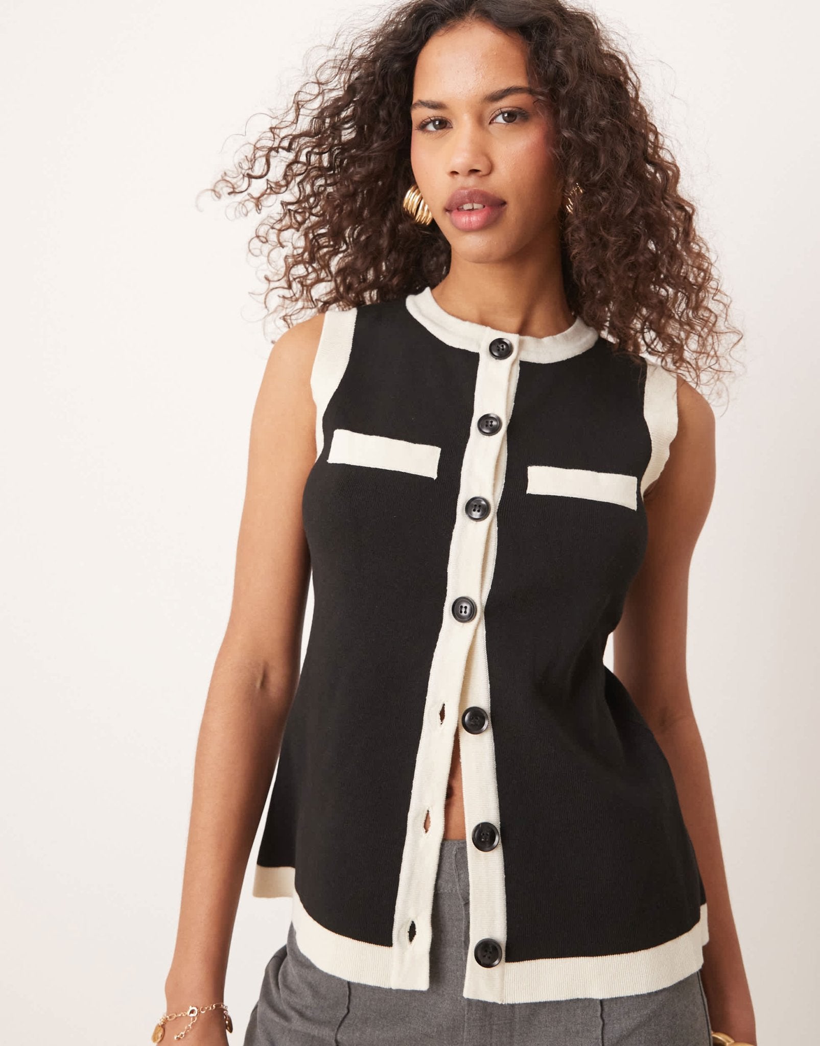 Pretty Lavish contrast knit waistcoat in black & cream - ASOS Sample Sale