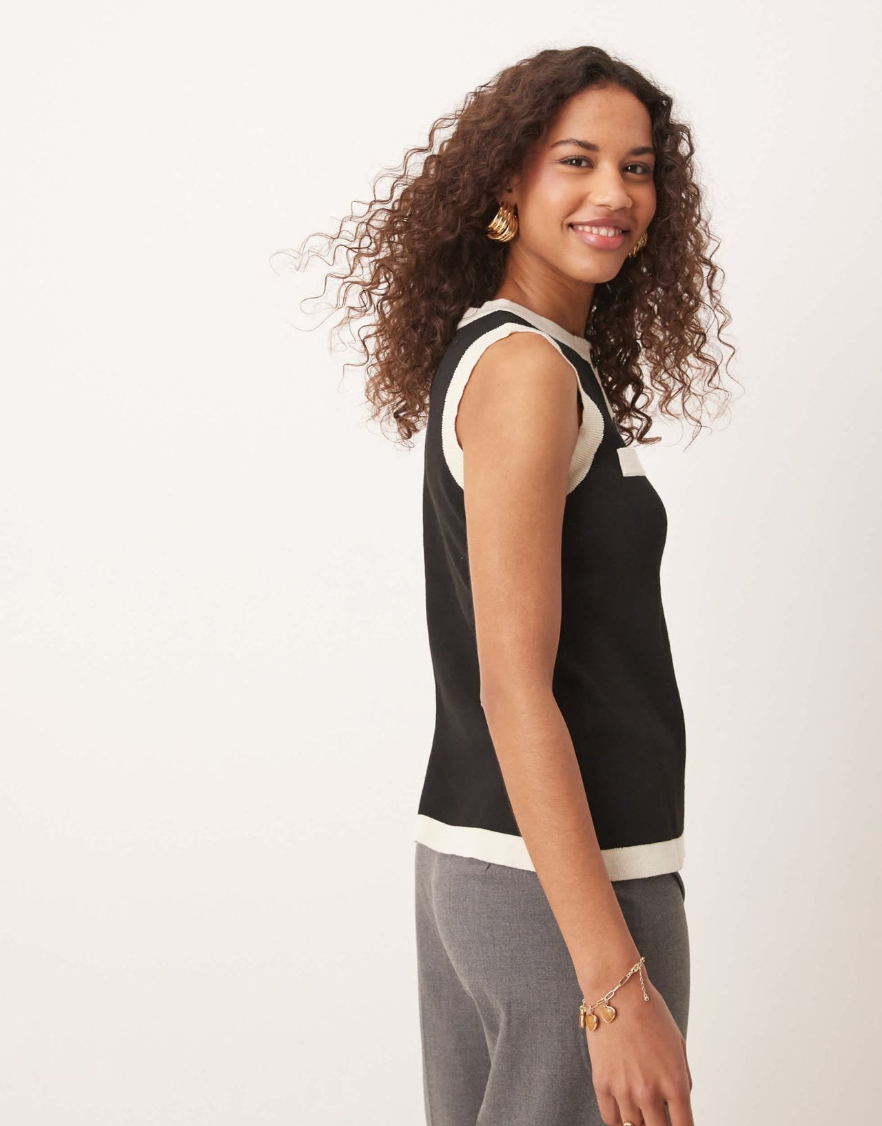 Pretty Lavish contrast knit waistcoat in black & cream - ASOS Sample Sale