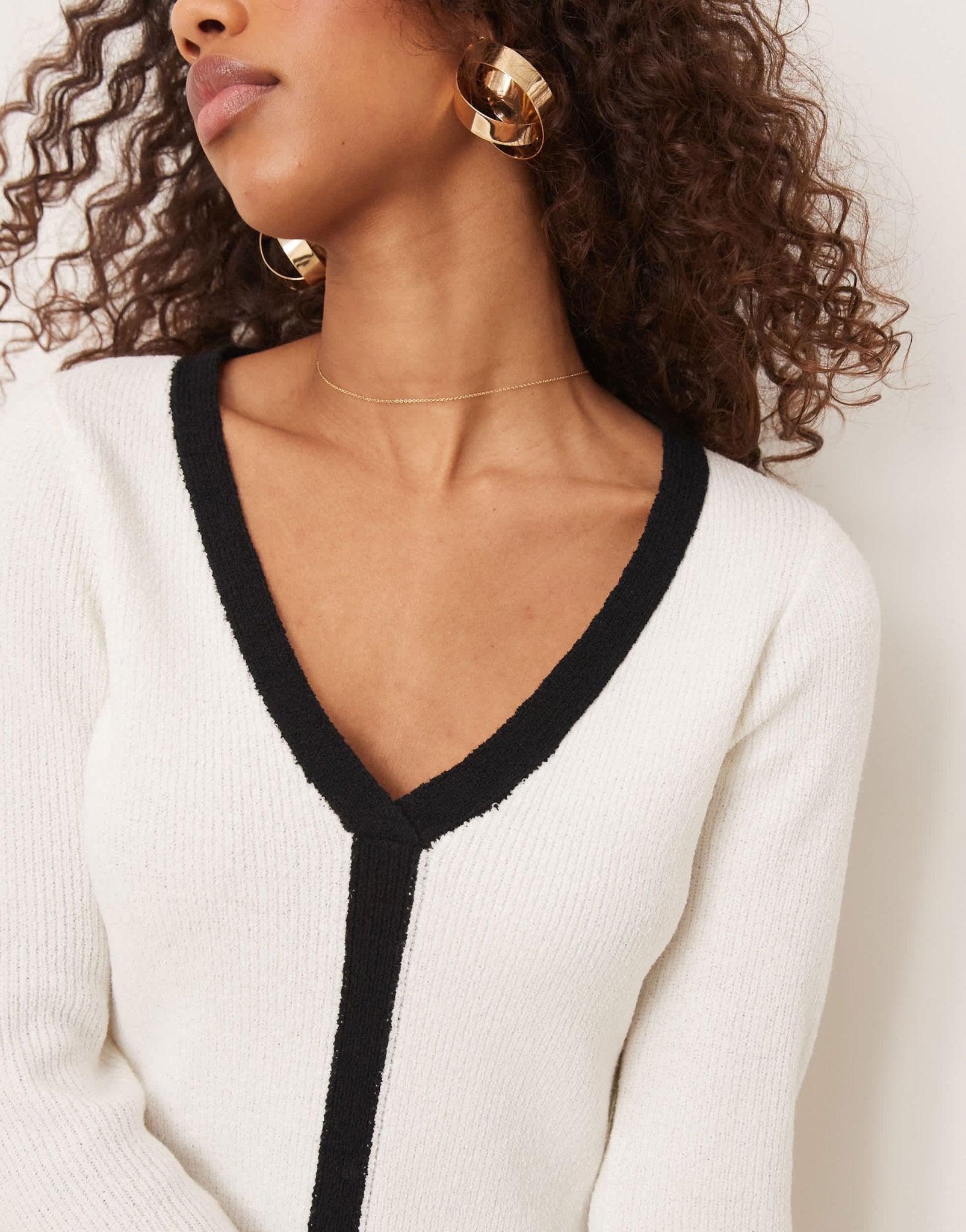 Pretty Lavish contrast seam knit midaxi dress in cream and black - ASOS Sample Sale