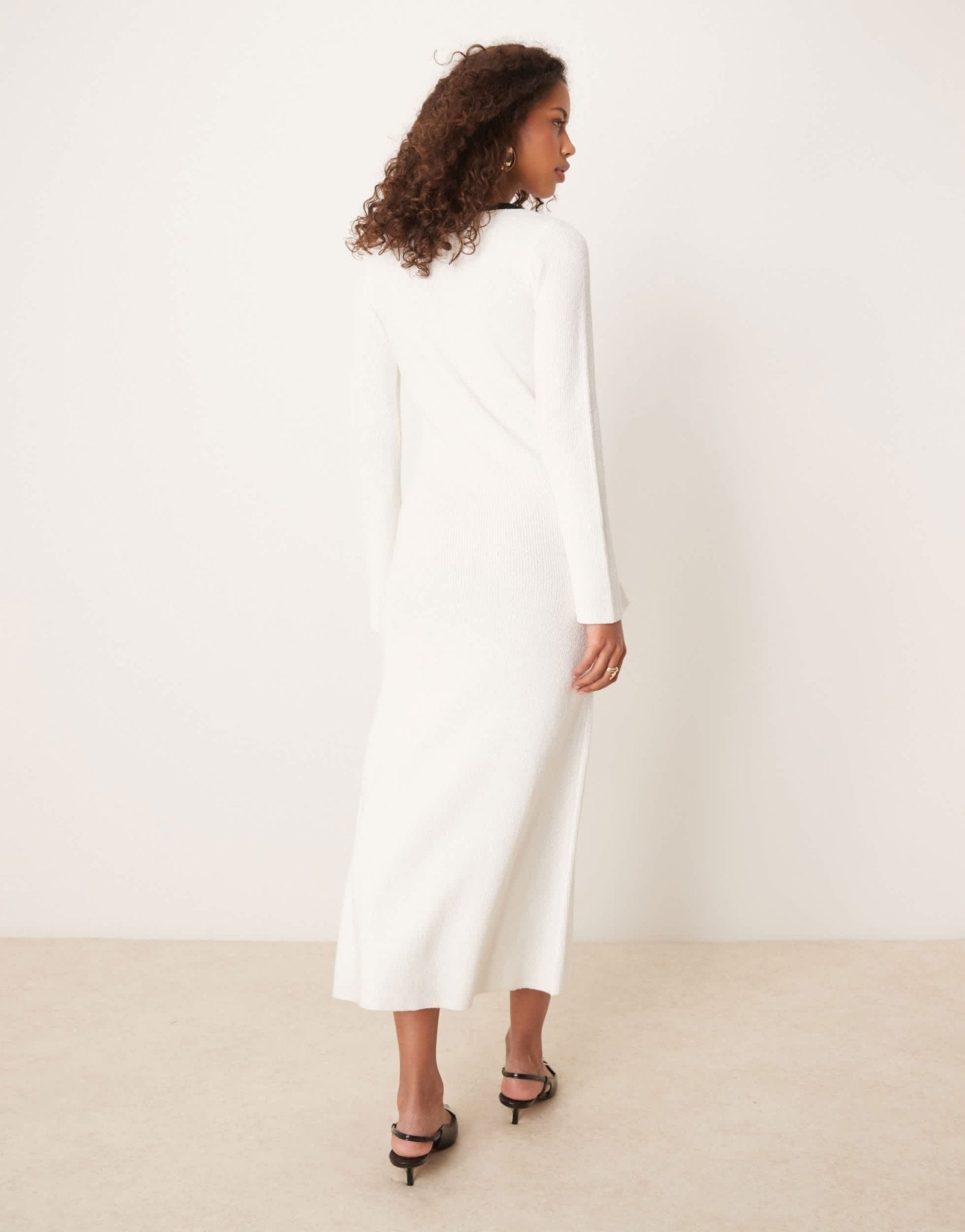 Pretty Lavish contrast seam knit midaxi dress in cream and black - ASOS Sample Sale