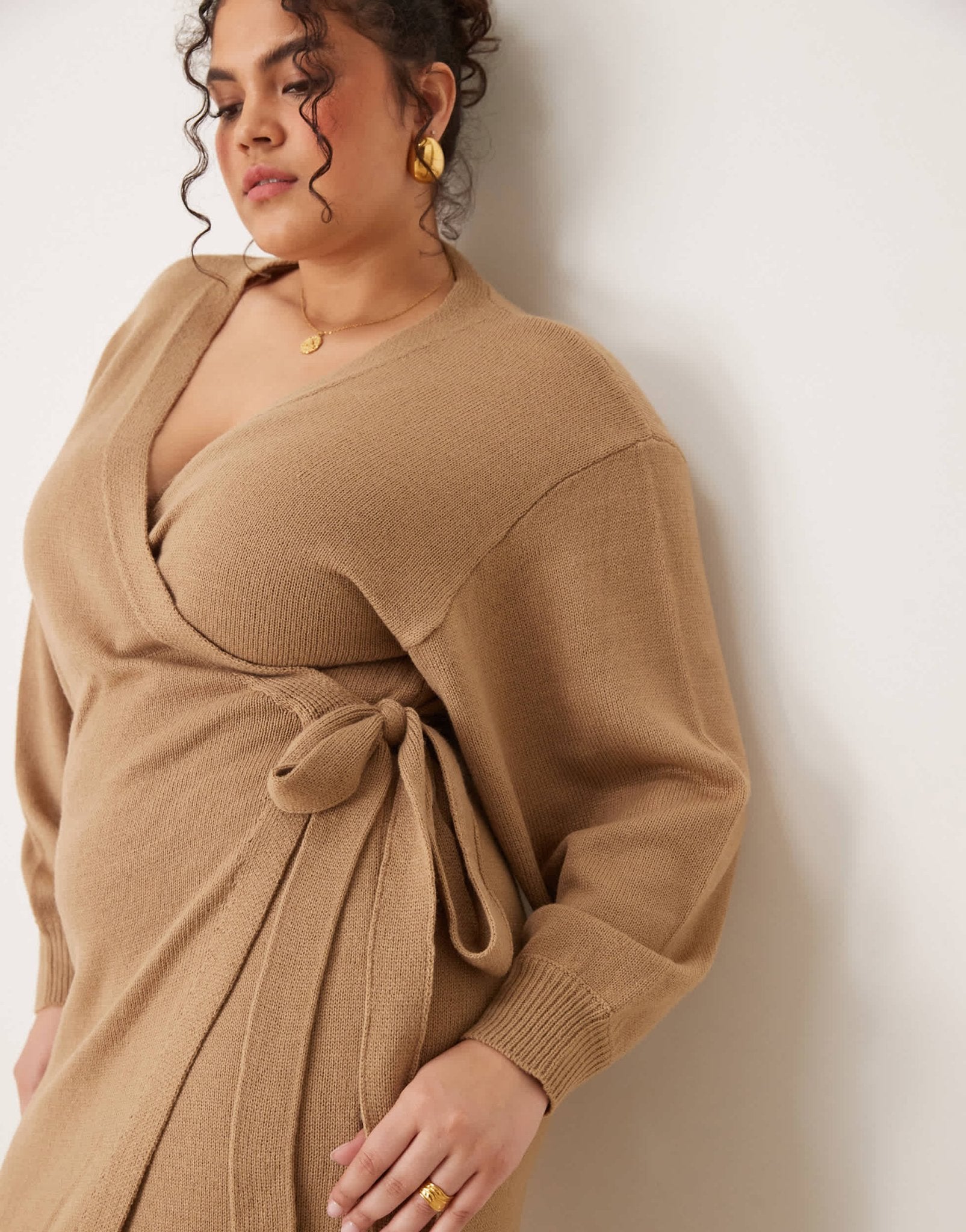 Pretty Lavish Curve Beau wrap knit midaxi dress in soft brown - ASOS Sample Sale