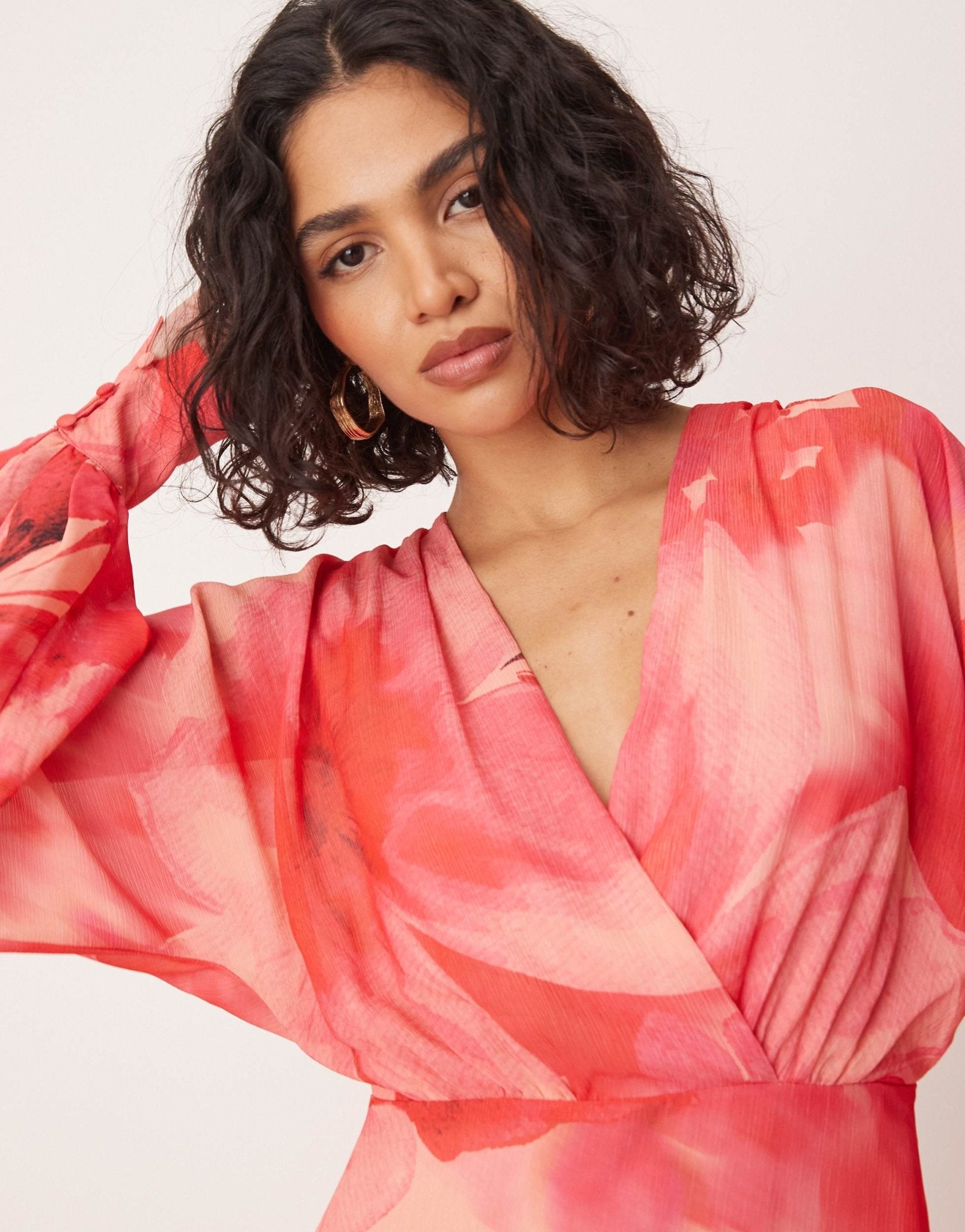 Pretty Lavish plunge balloon sleeve maxi dress in pink and red floral - ASOS Sample Sale