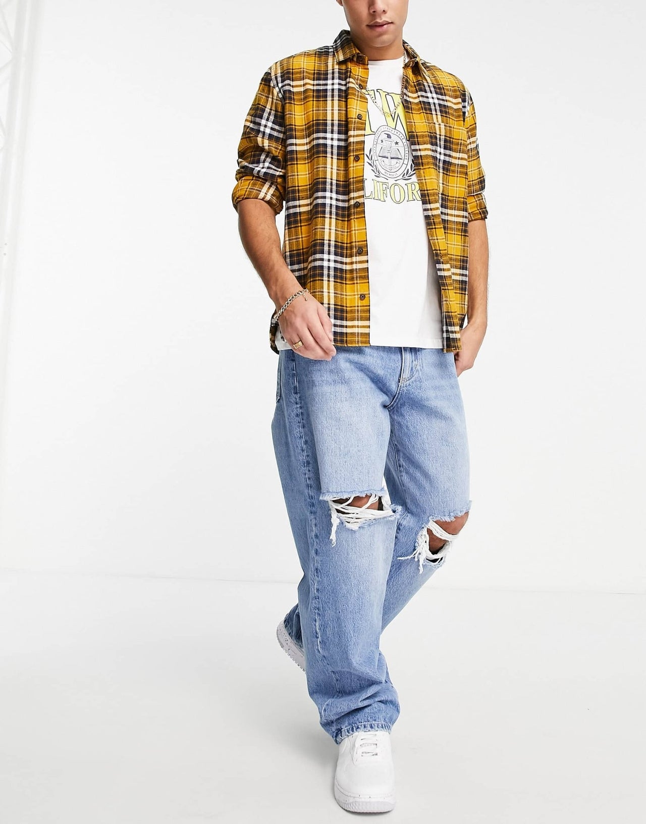 Pull&Bear 90's baggy jeans with rips in blue - ASOS Sample Sale