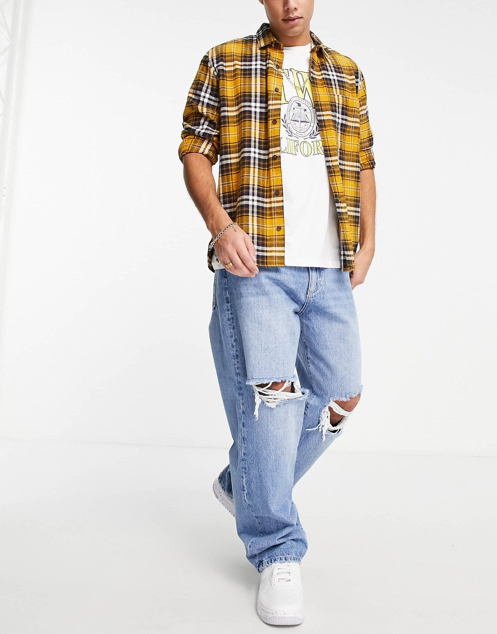 Pull&Bear 90's baggy jeans with rips in blue - ASOS Sample Sale