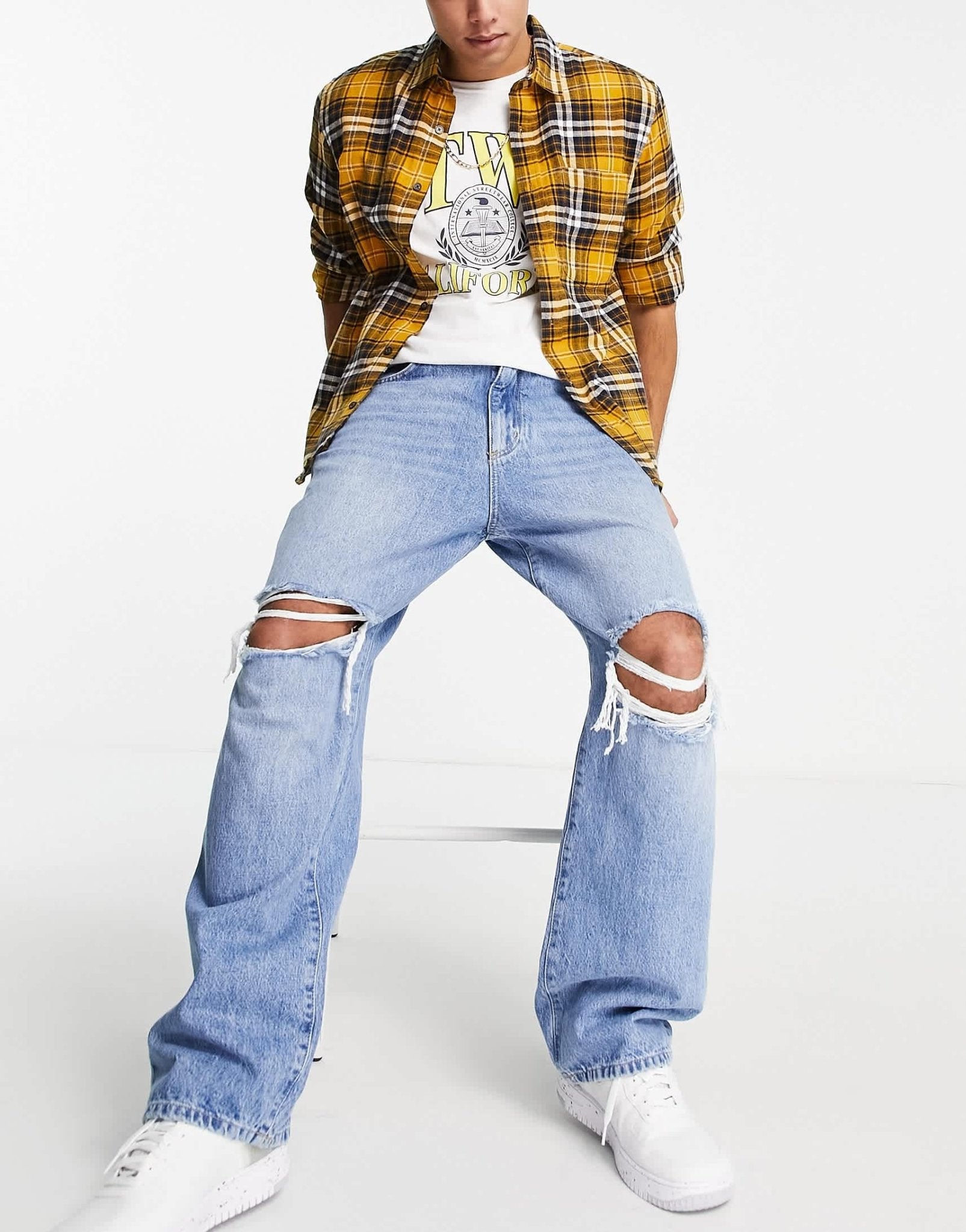 Pull&Bear 90's baggy jeans with rips in blue - ASOS Sample Sale