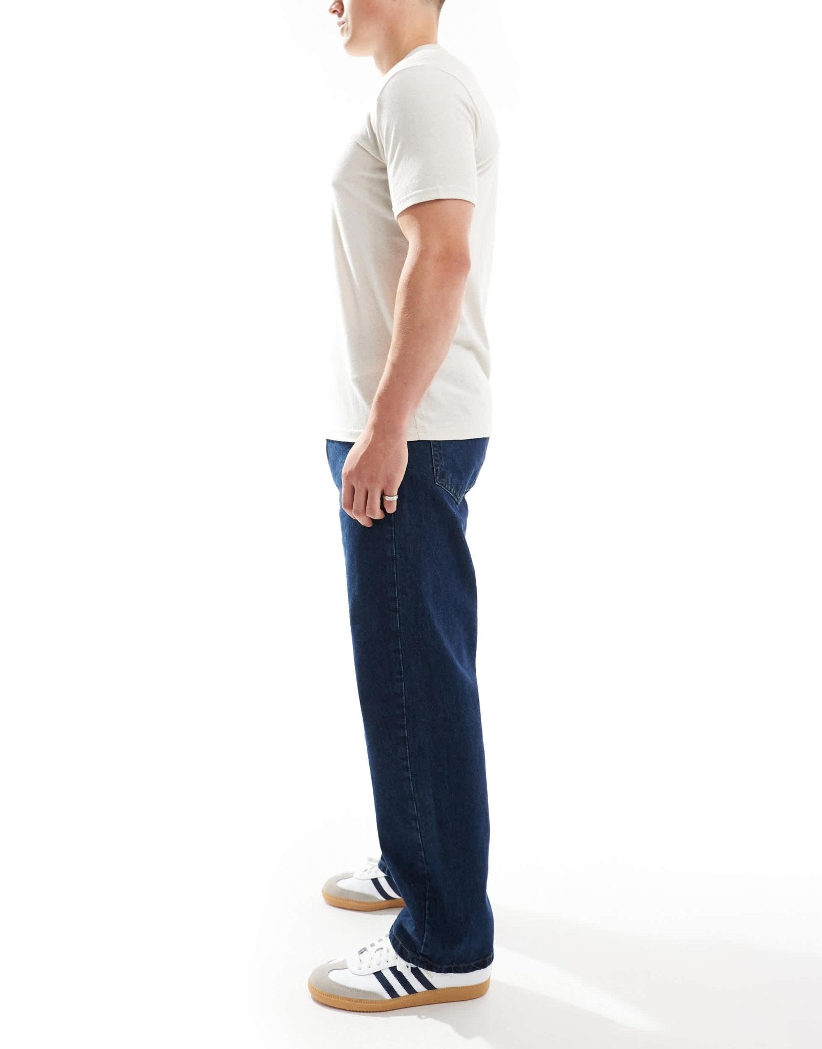 Pull&Bear baggy fit jeans in dark blue - ASOS Sample Sale