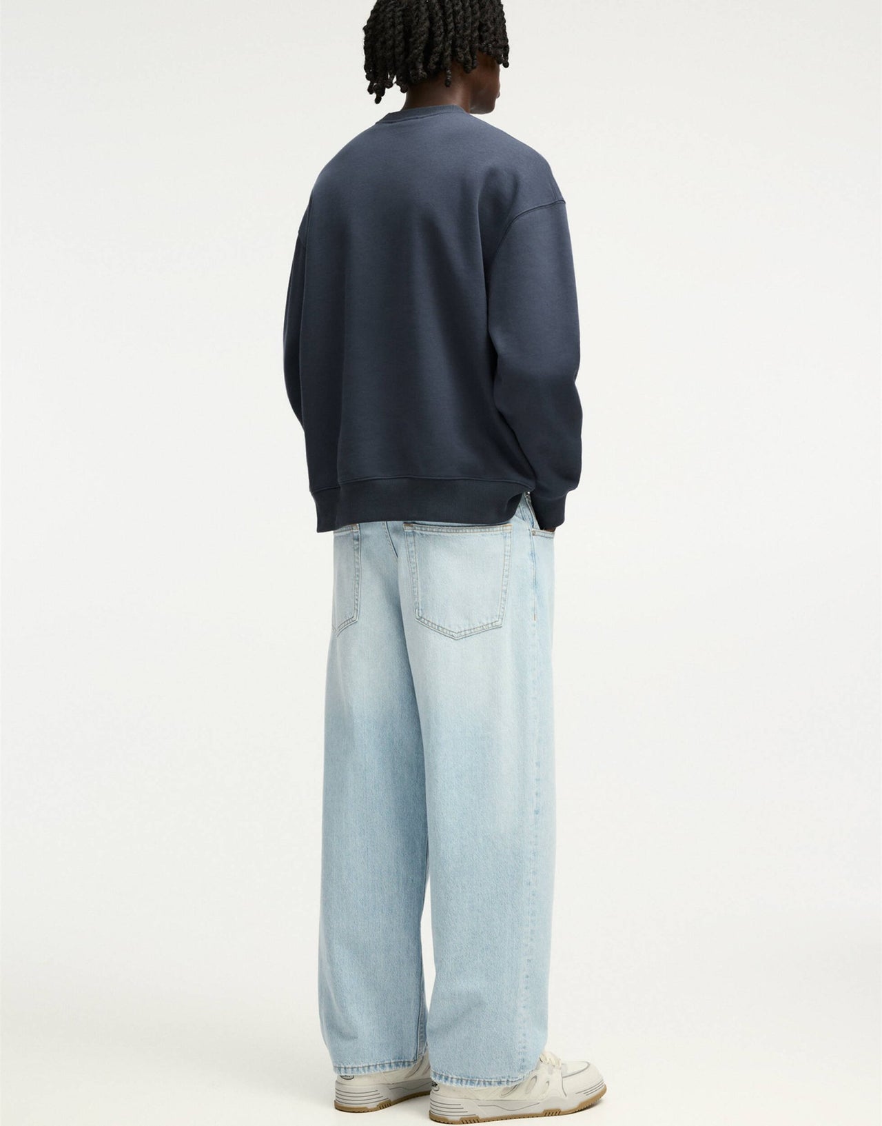 Pull&Bear baggy fit jeans in light blue - ASOS Sample Sale
