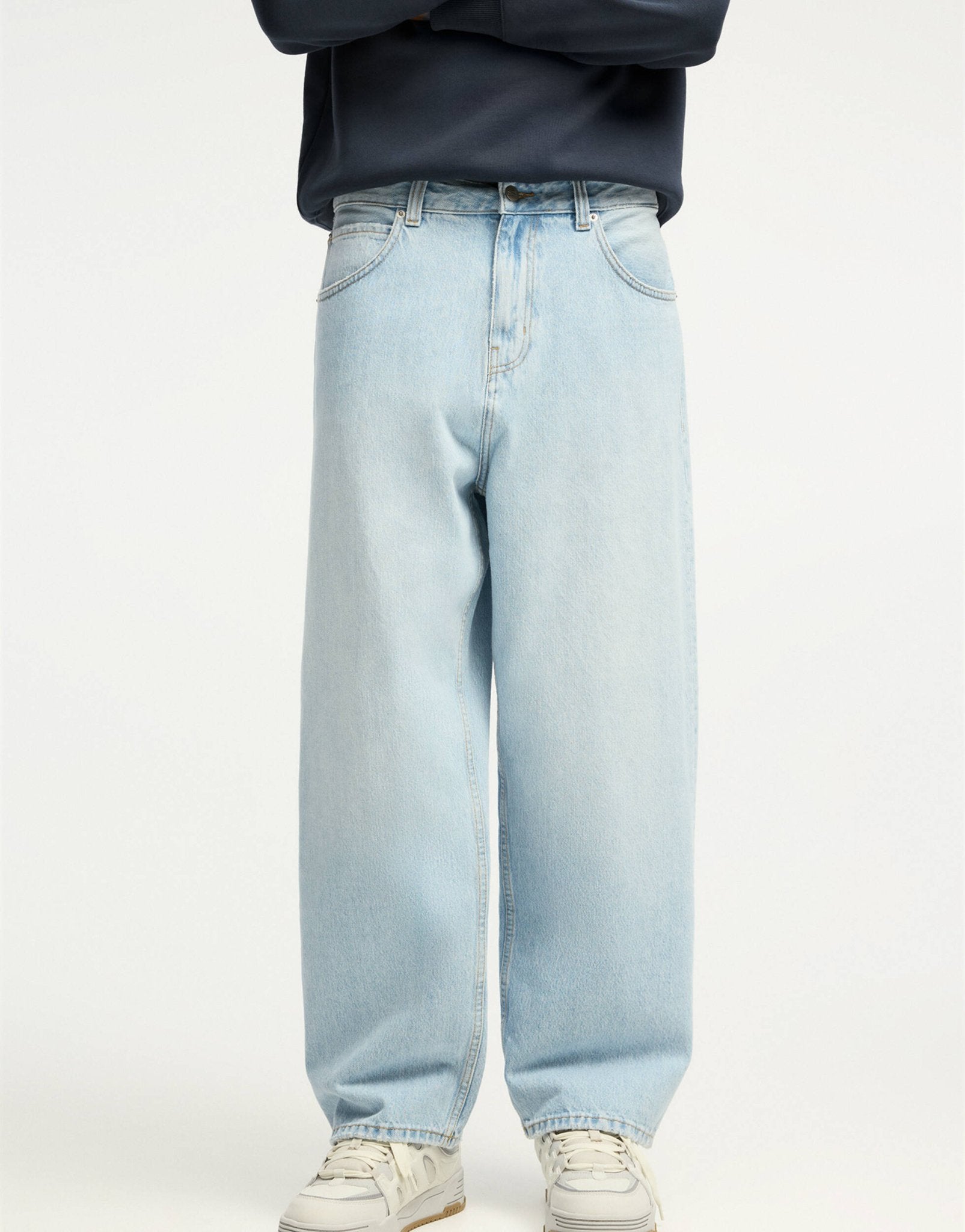Pull&Bear baggy fit jeans in light blue - ASOS Sample Sale
