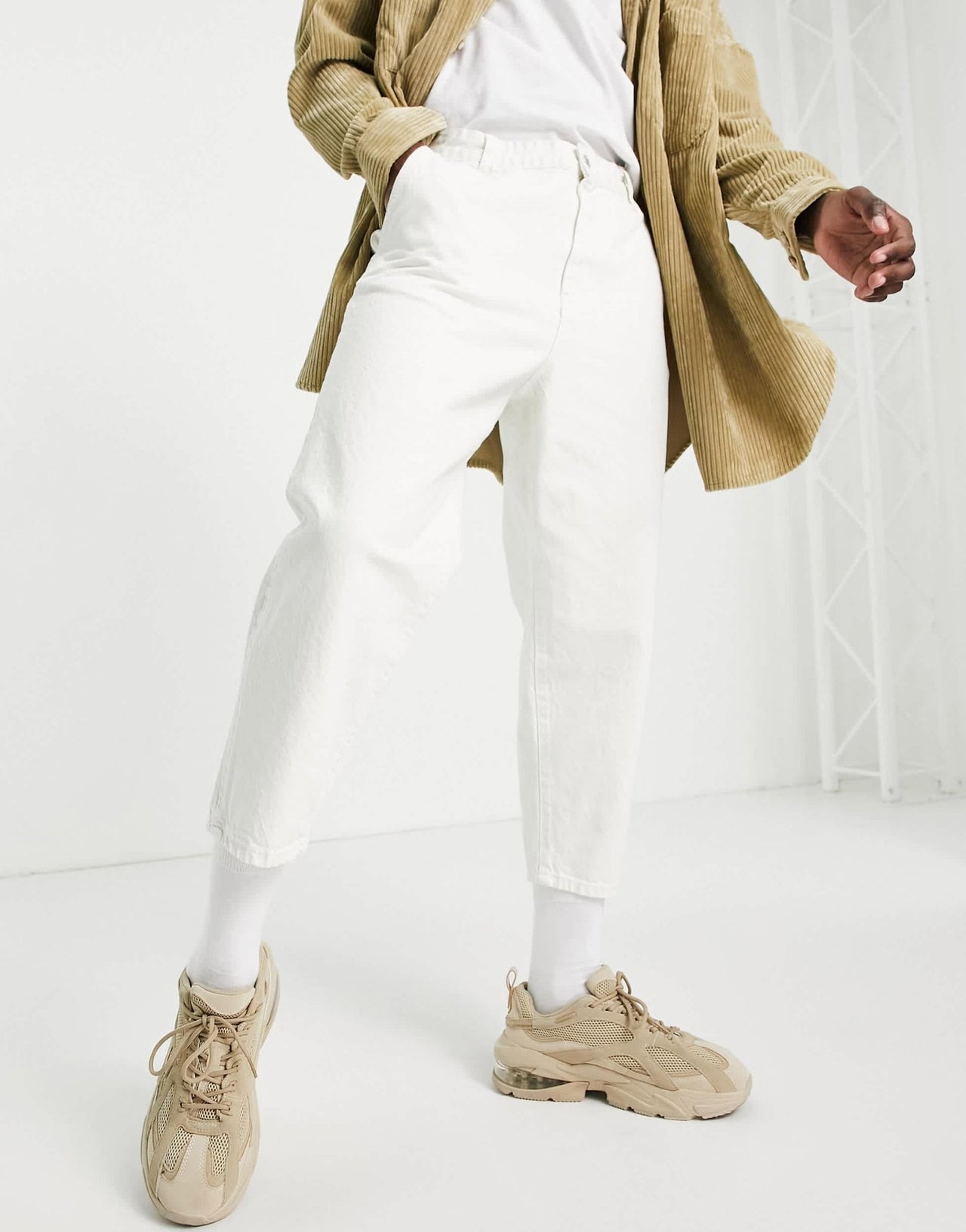 Pull&Bear balloon fit jeans in ecru - ASOS Sample Sale