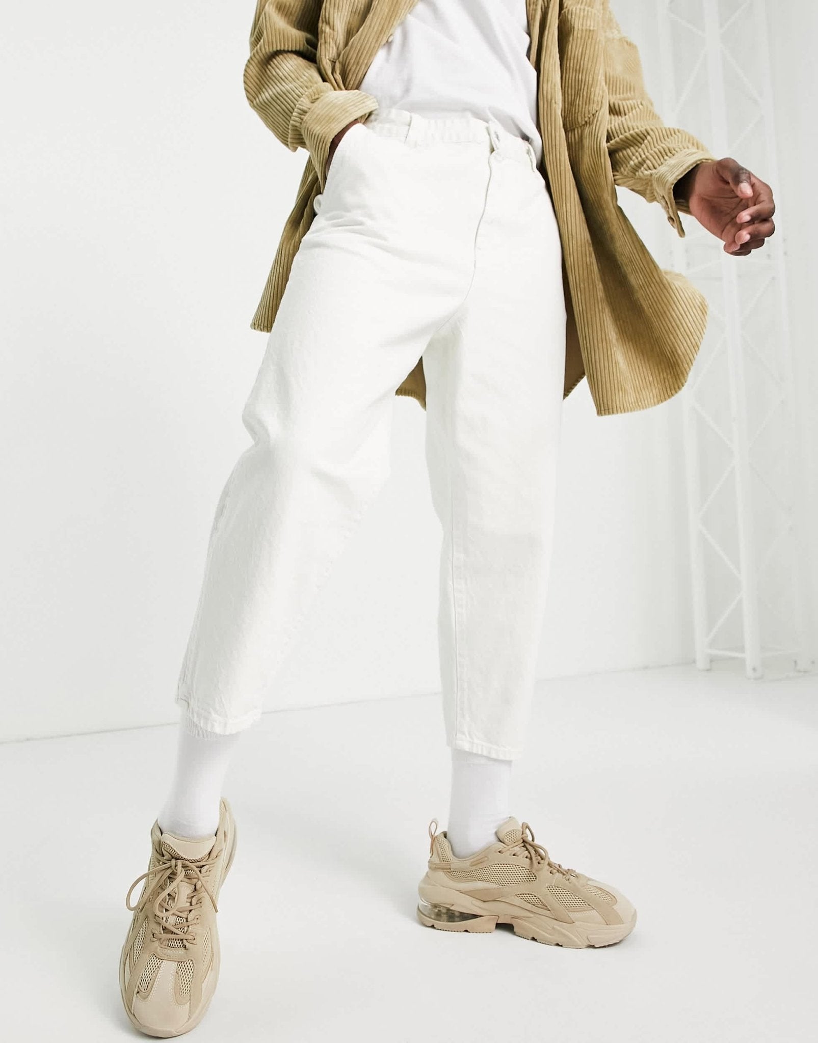 Pull&Bear balloon fit jeans in ecru - ASOS Sample Sale