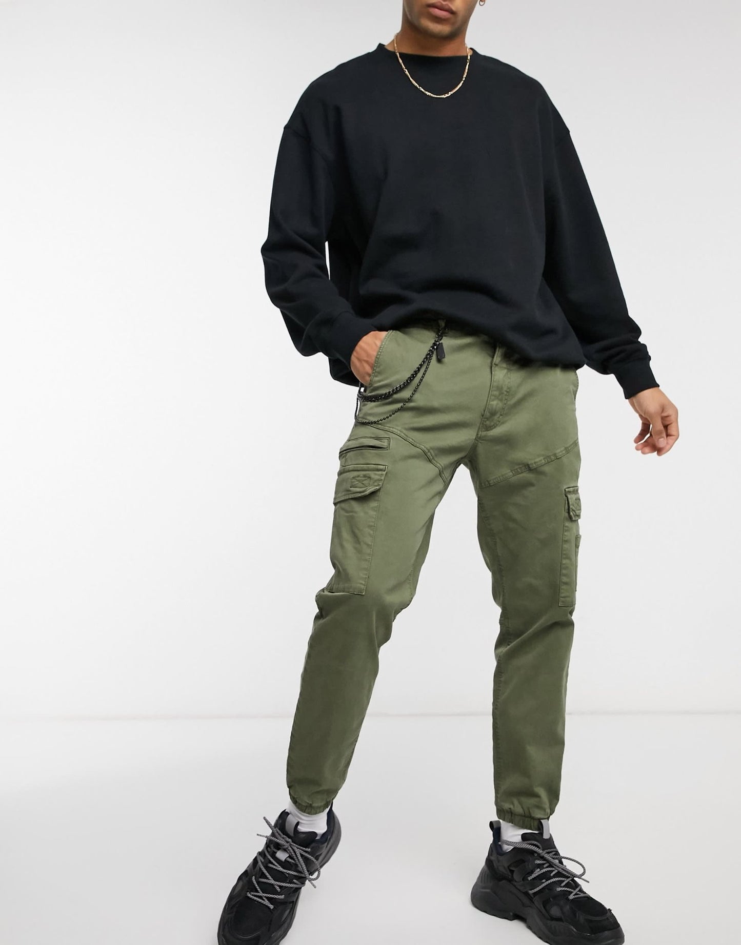 Pull&Bear cargo chino joggers in khaki with chain - ASOS Sample Sale