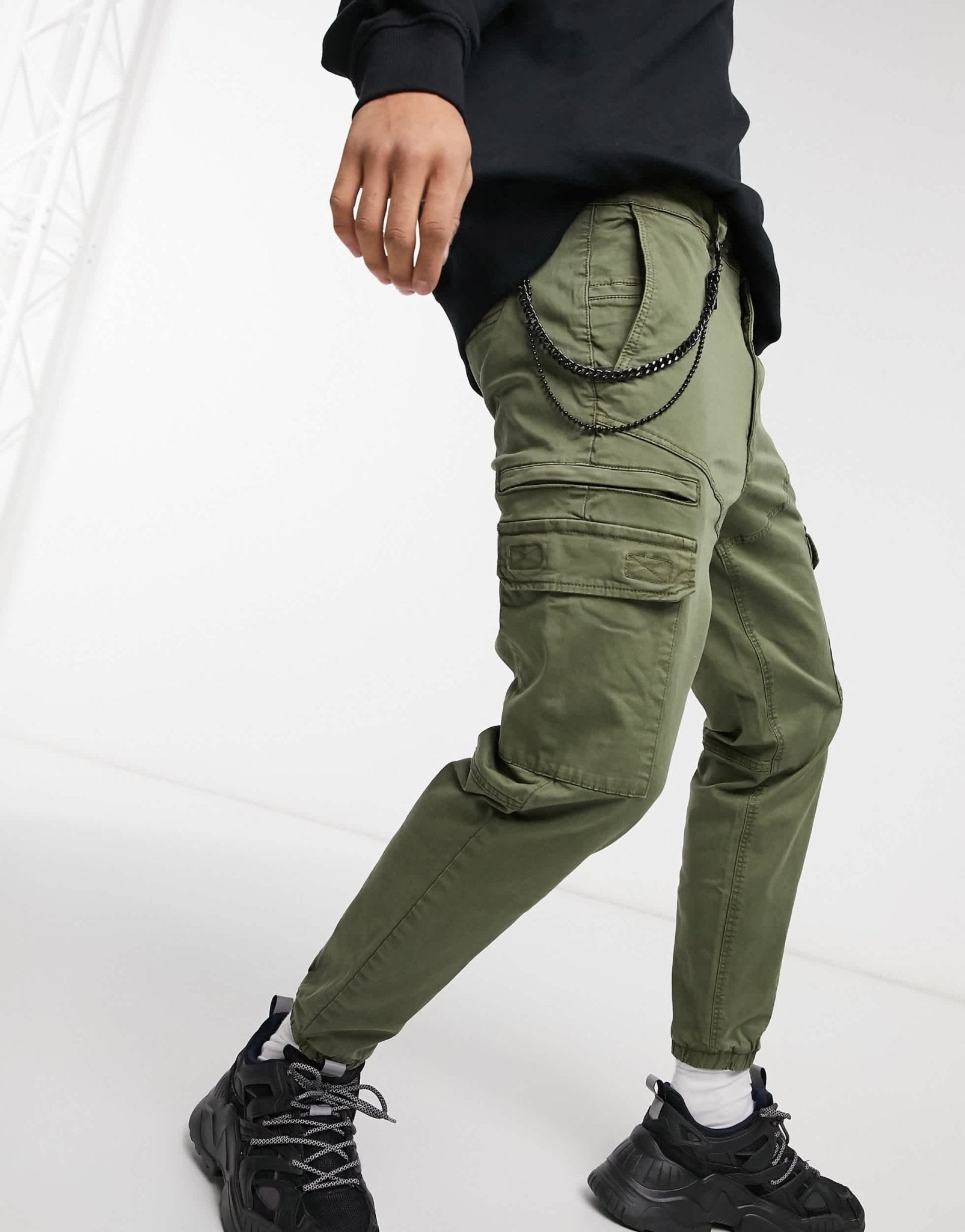 Pull&Bear cargo chino joggers in khaki with chain - ASOS Sample Sale