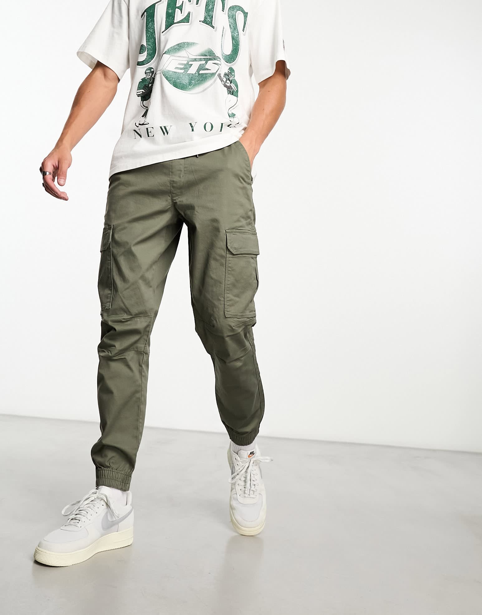 Pull&Bear cargo trouser in khaki - ASOS Sample Sale