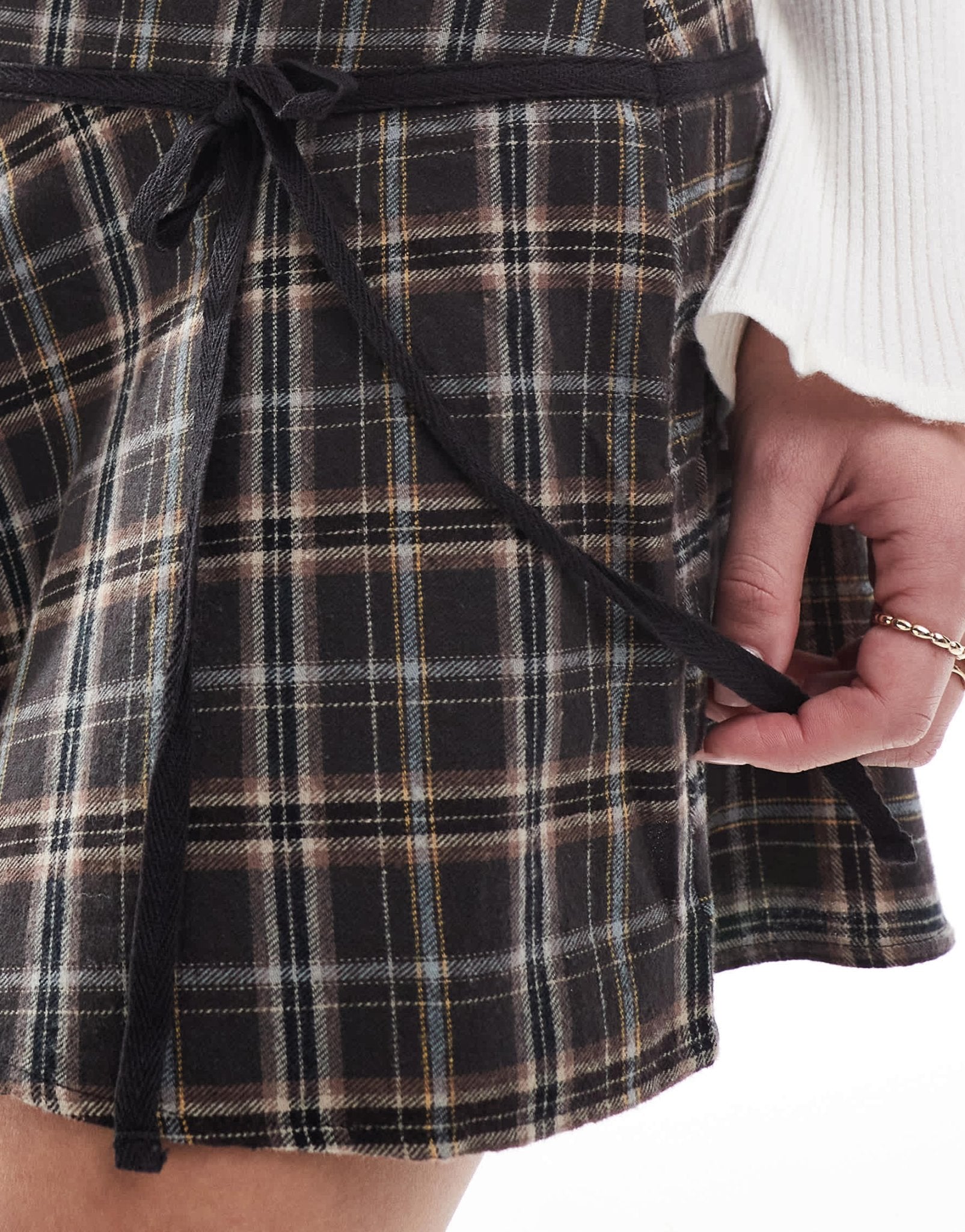 Pull&Bear check mini skirt with bow detail in brown - ASOS Sample Sale