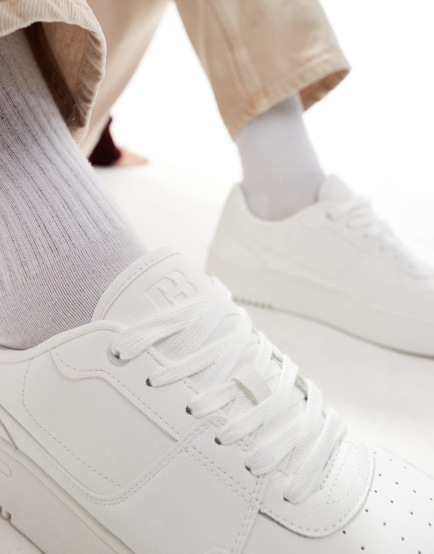 Pull&Bear chunky panel trainer in white - ASOS Sample Sale