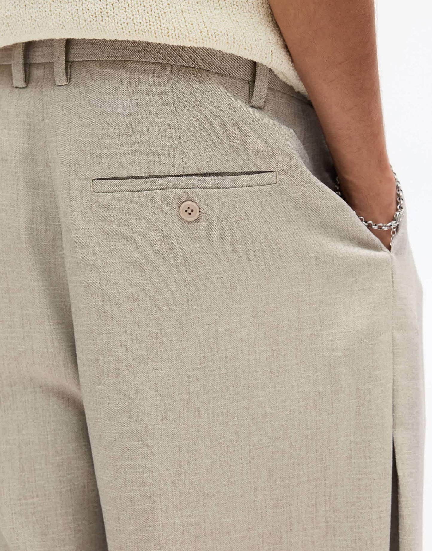 Pull&Bear dart detail rustic barrel trouser in ecru - ASOS Sample Sale