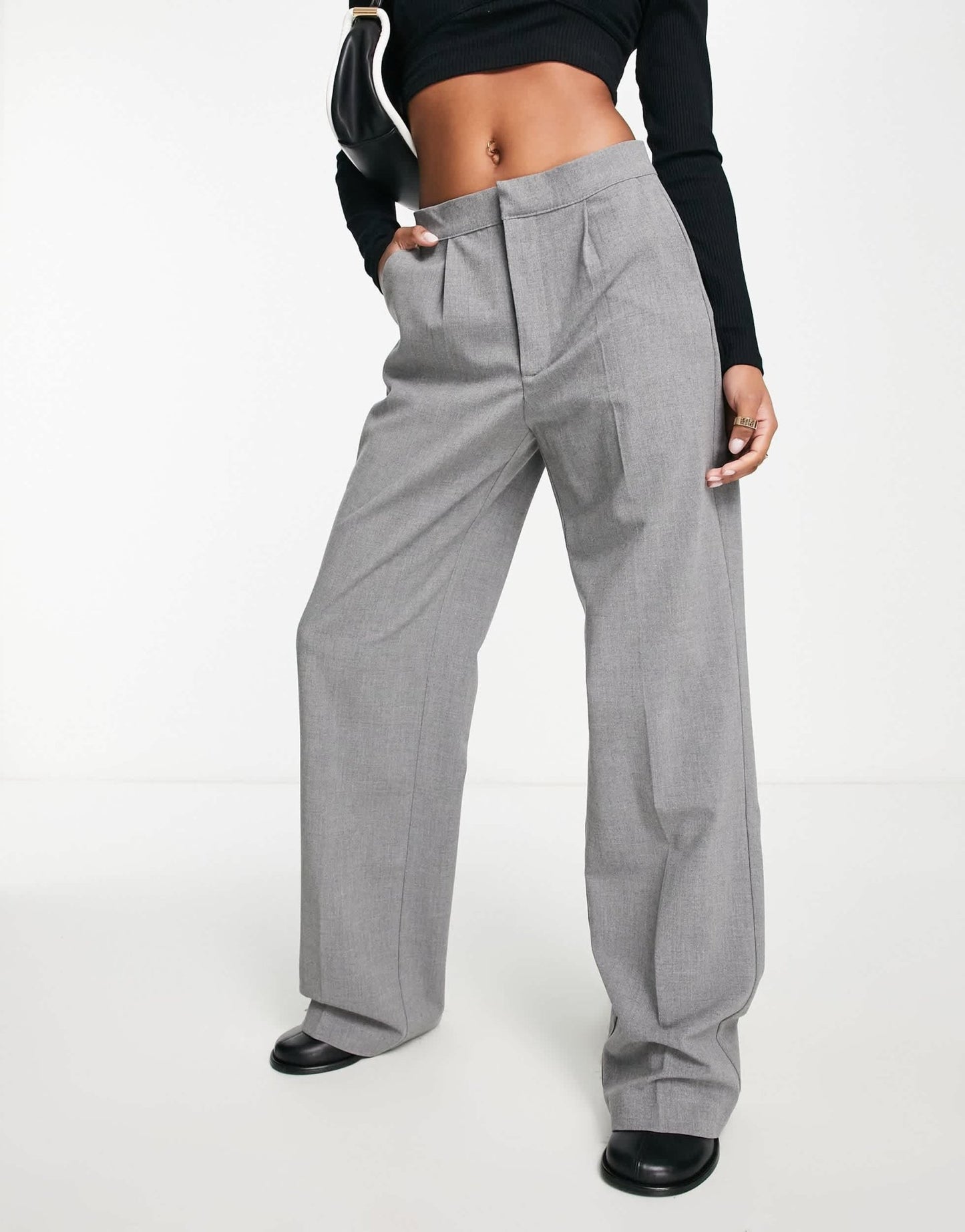 Pull&Bear darted mid waisted tailored trouser in grey - ASOS Sample Sale