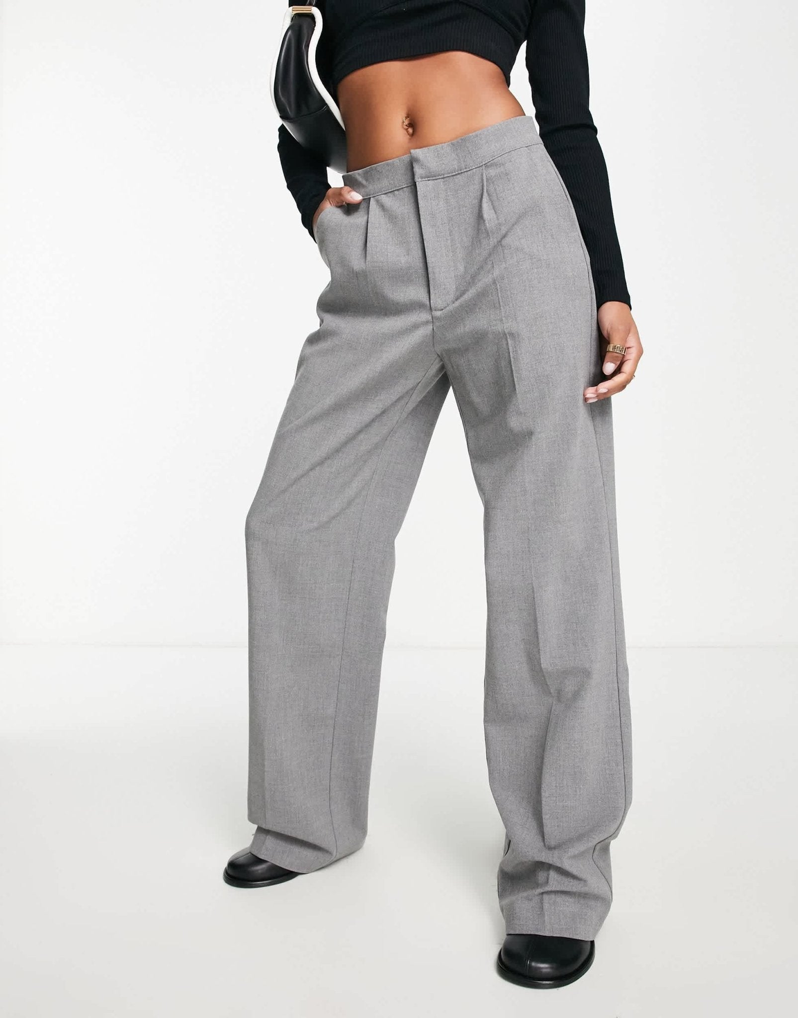 Pull&Bear darted mid waisted tailored trouser in grey - ASOS Sample Sale
