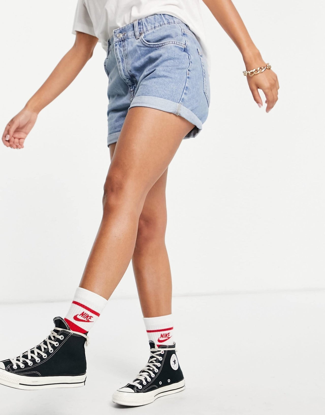 Pull&Bear elasticated waist denim mom shorts in light blue - ASOS Sample Sale