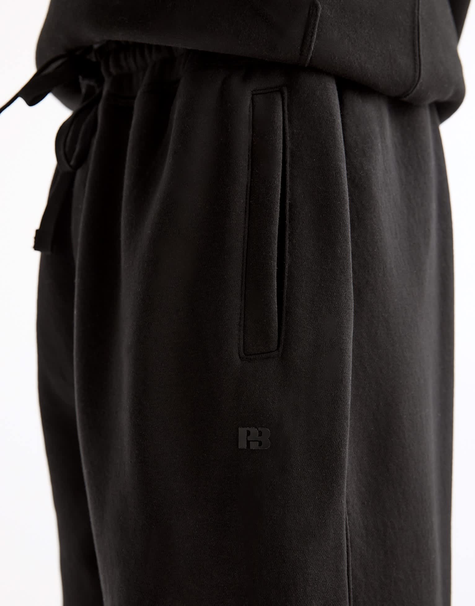 Pull&Bear heavyweight wide leg joggers in black - ASOS Sample Sale