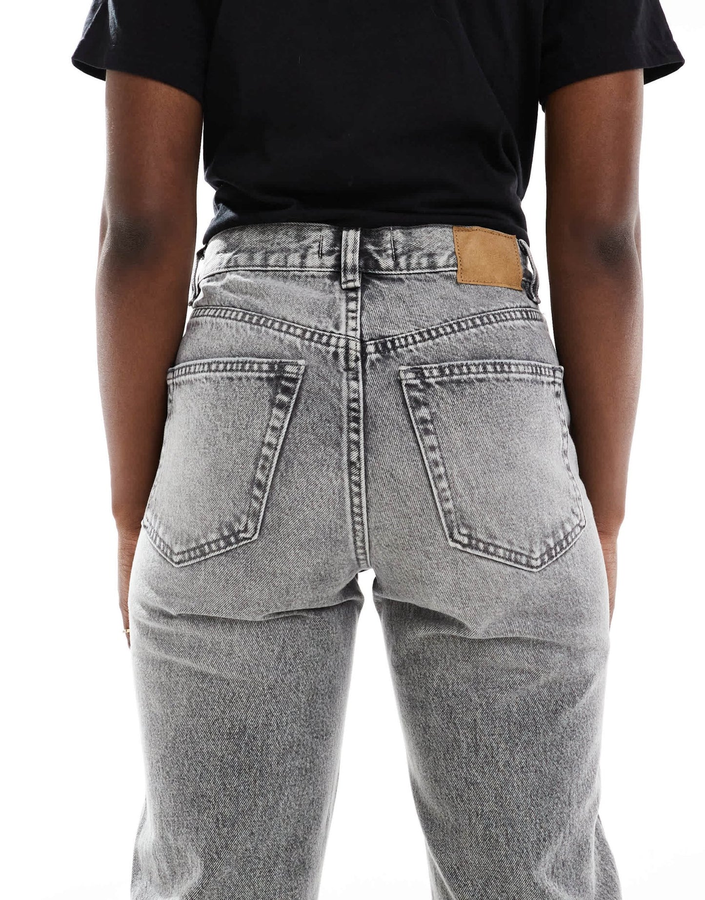 Pull&Bear high rise mom jean in washed grey - ASOS Sample Sale