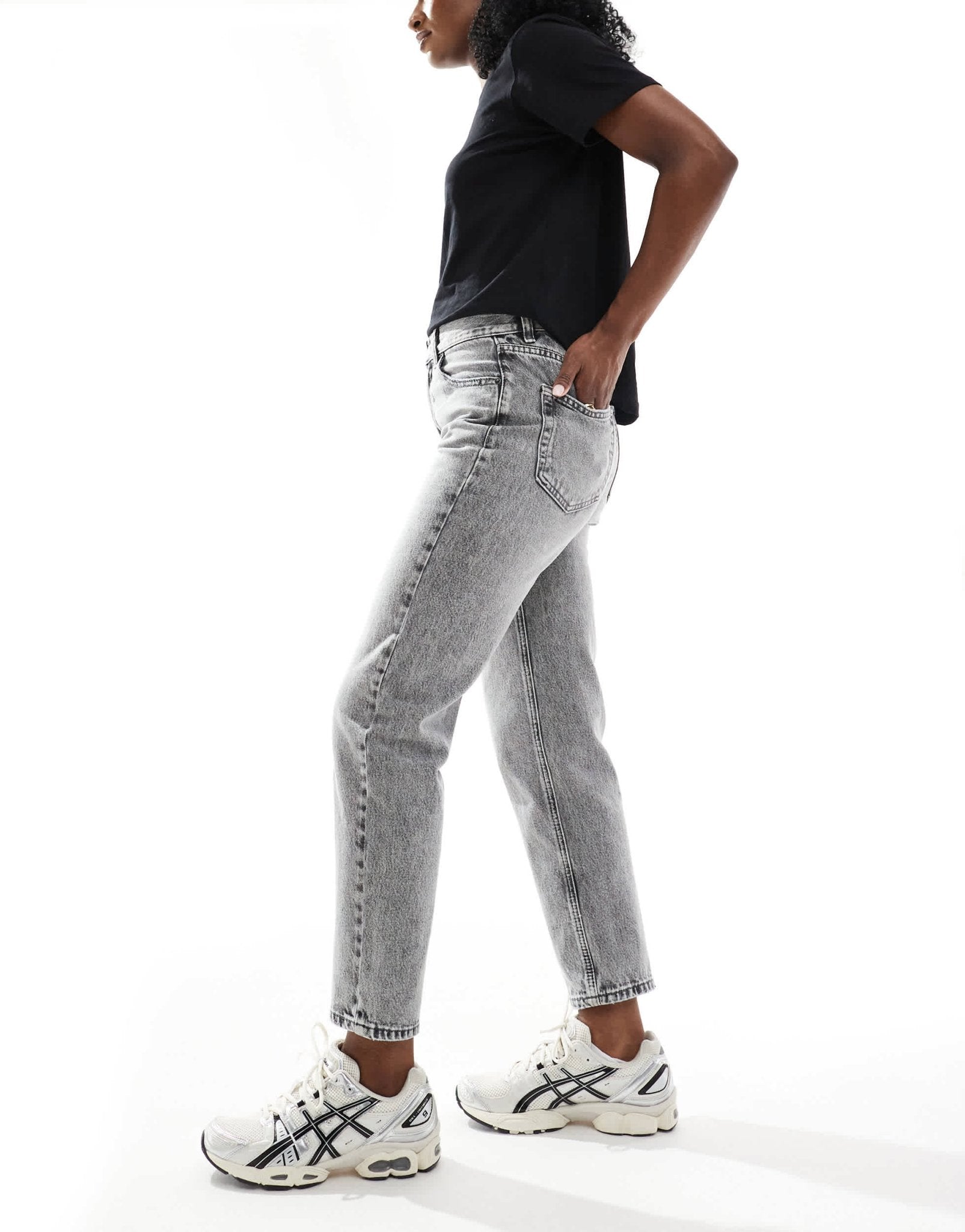Pull&Bear high rise mom jean in washed grey - ASOS Sample Sale