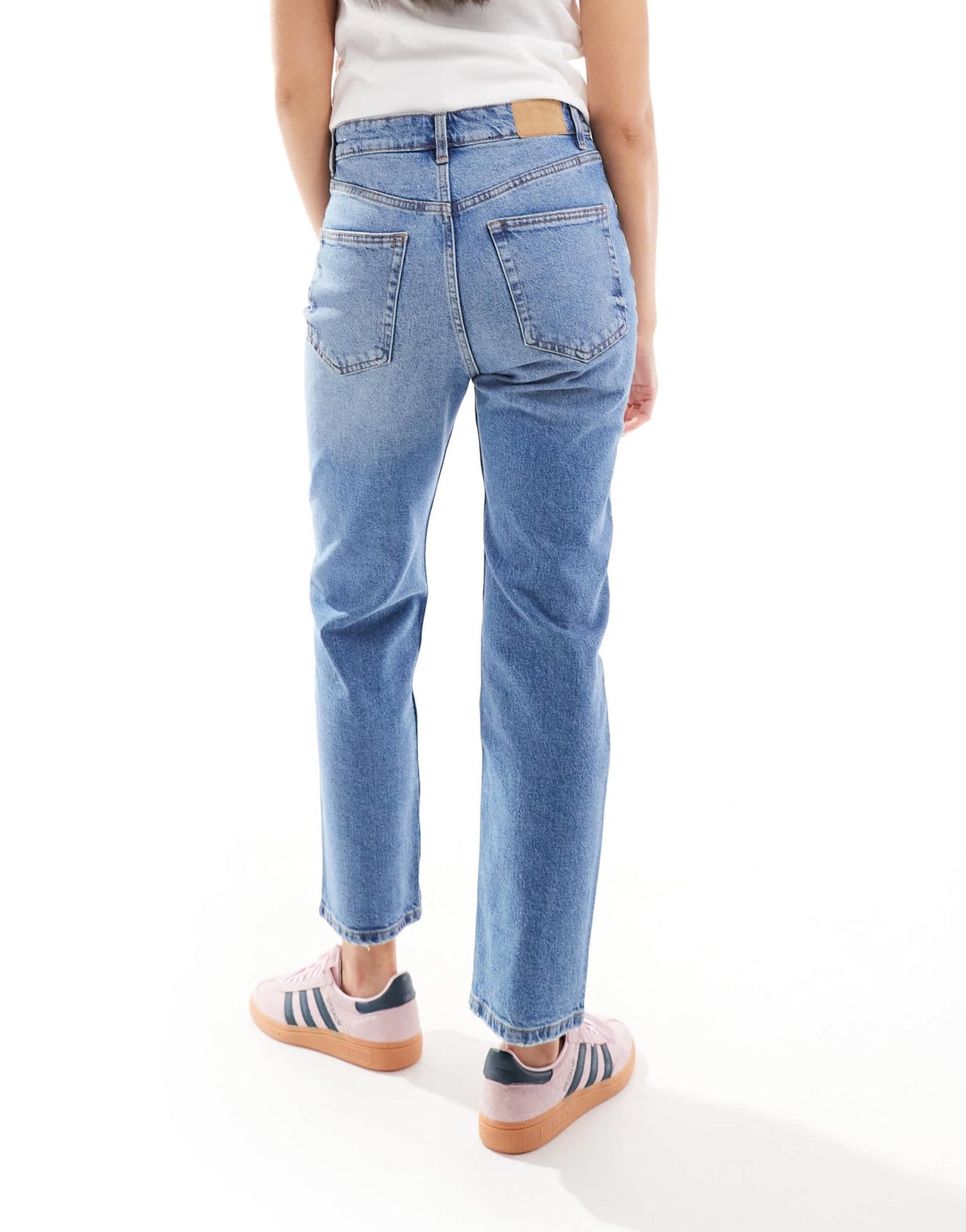 Pull&Bear high rise straight leg comfort jean in medium blue - ASOS Sample Sale