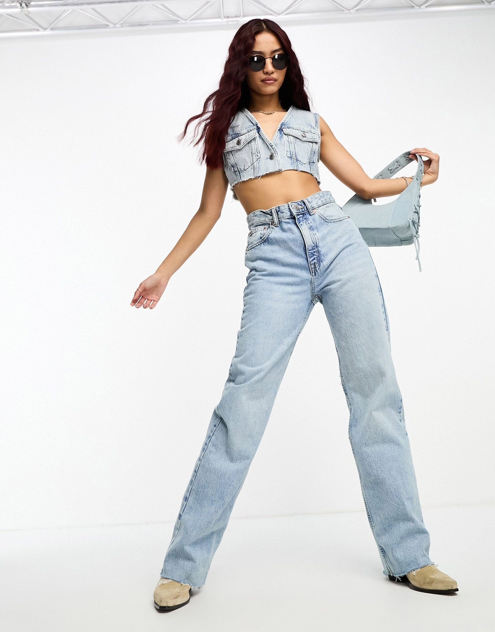 Pull&Bear high rise straight leg jean in medium blue - ASOS Sample Sale
