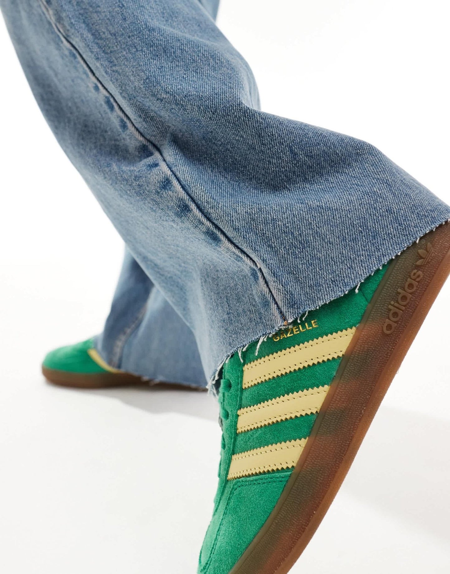 Pull&Bear high rise straight leg jean in medium blue - ASOS Sample Sale