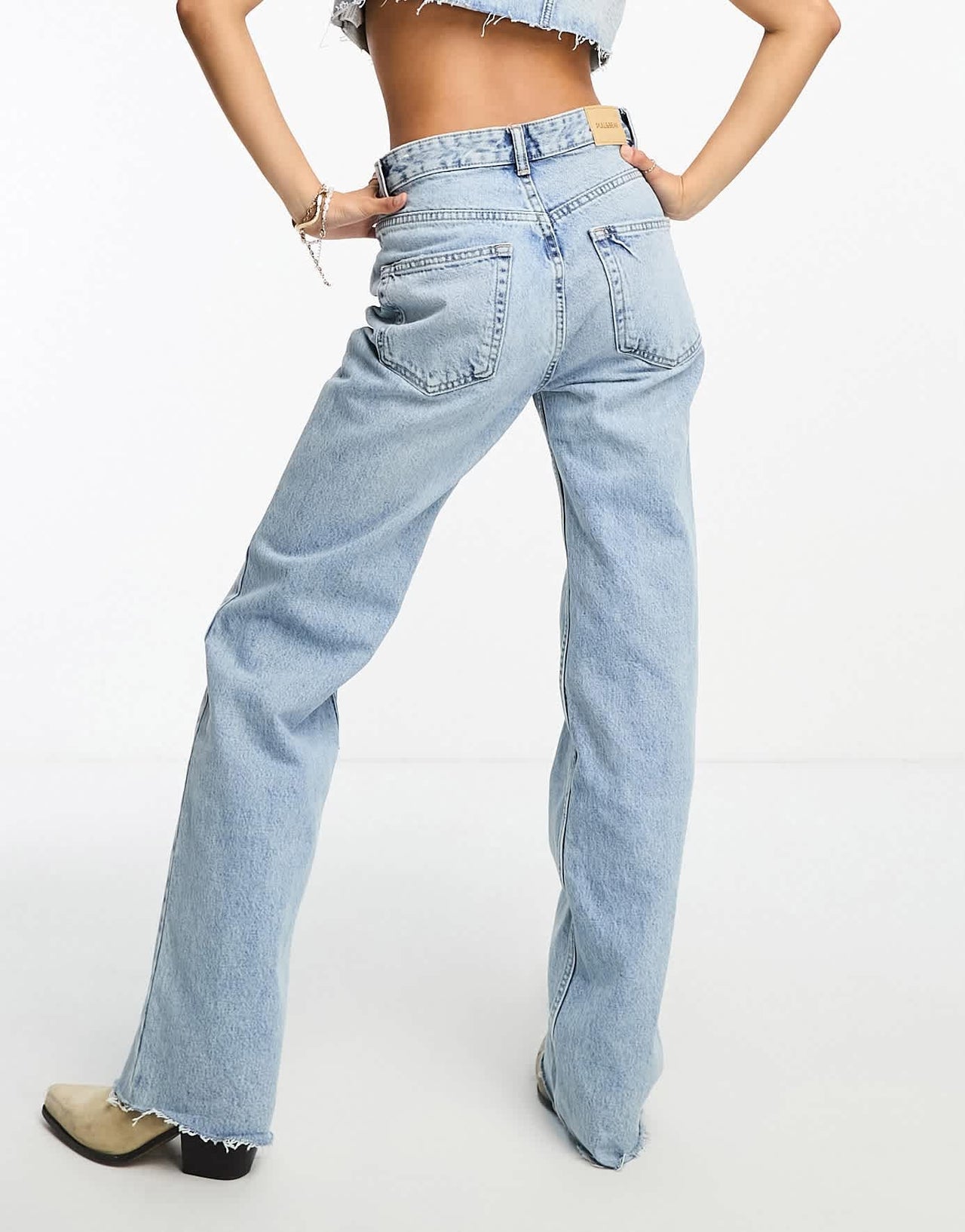 Pull&Bear high rise straight leg jean in medium blue - ASOS Sample Sale