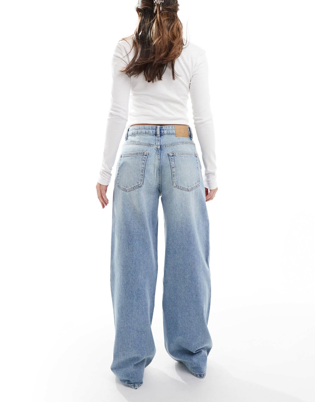 Pull&Bear high rise wide leg jean in washed blue - ASOS Sample Sale