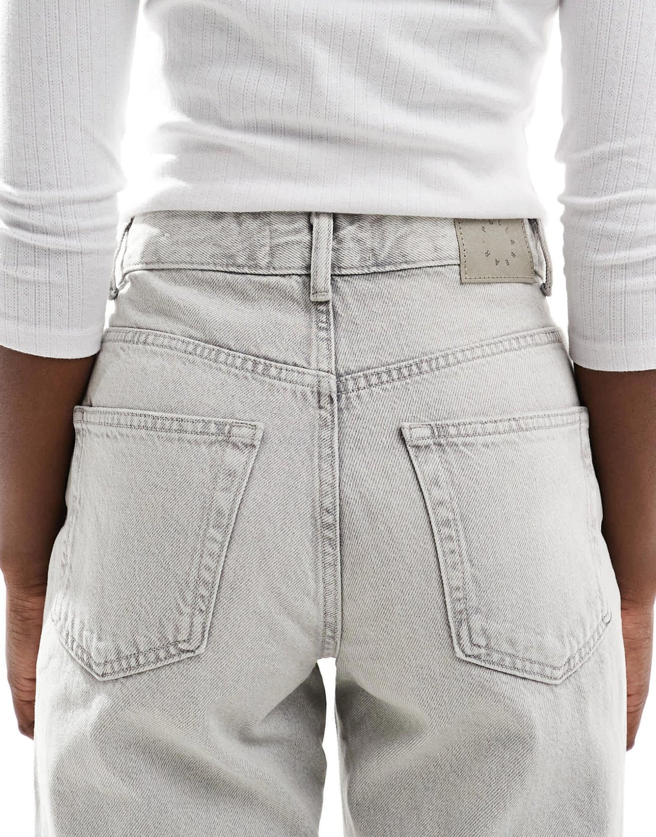 Pull&Bear high rise wide leg jean in washed light grey - ASOS Sample Sale