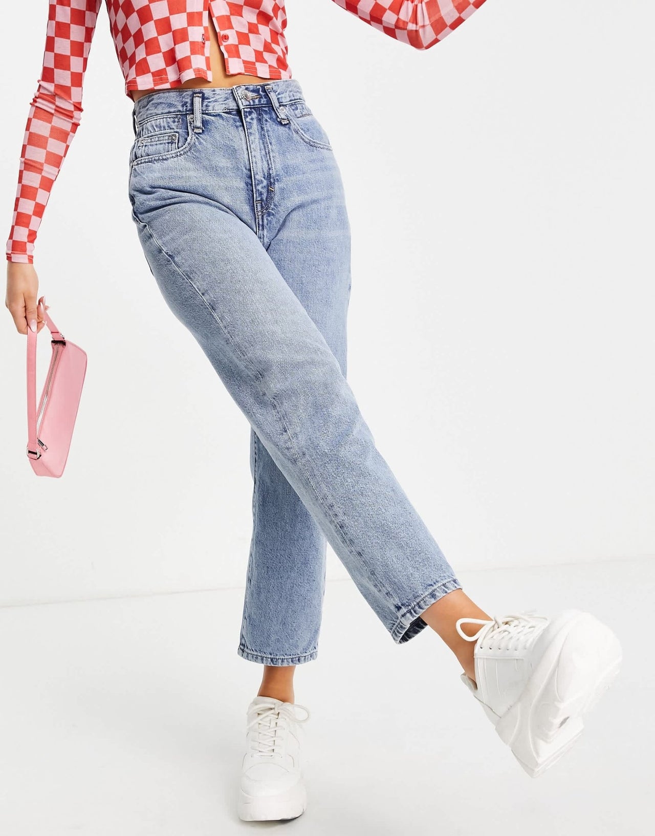 Pull&Bear high waist vintage elasticated waist mom jean in blue - ASOS Sample Sale
