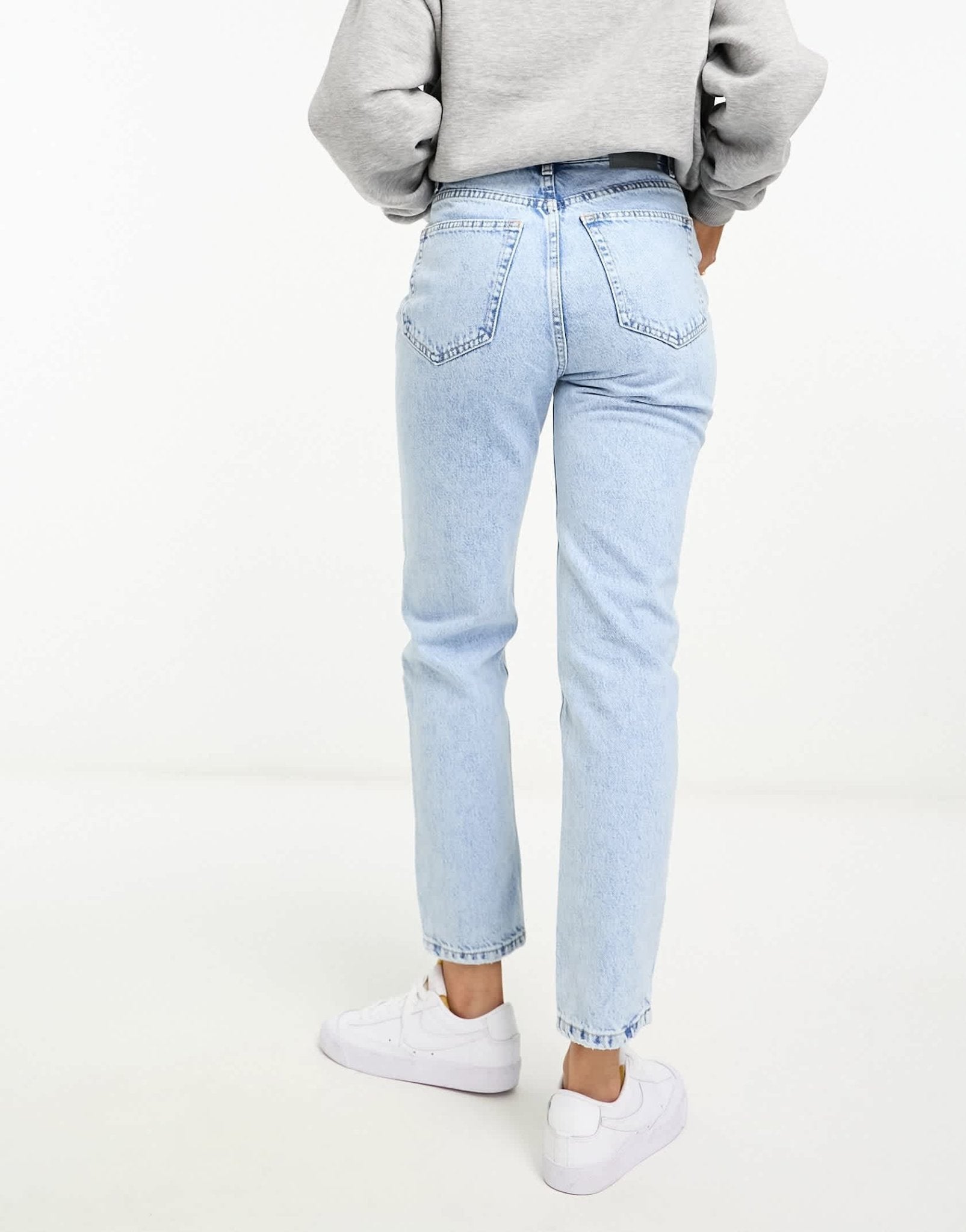 Pull&Bear high waisted mom jean in light blue - ASOS Sample Sale