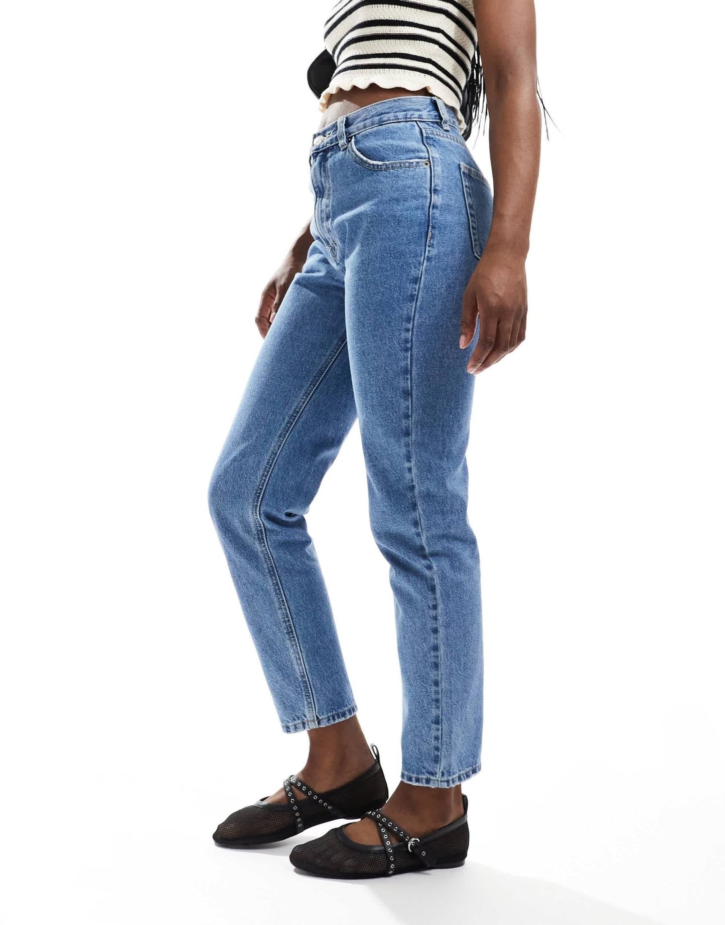 Pull&Bear high waisted mom jean in medium blue - ASOS Sample Sale