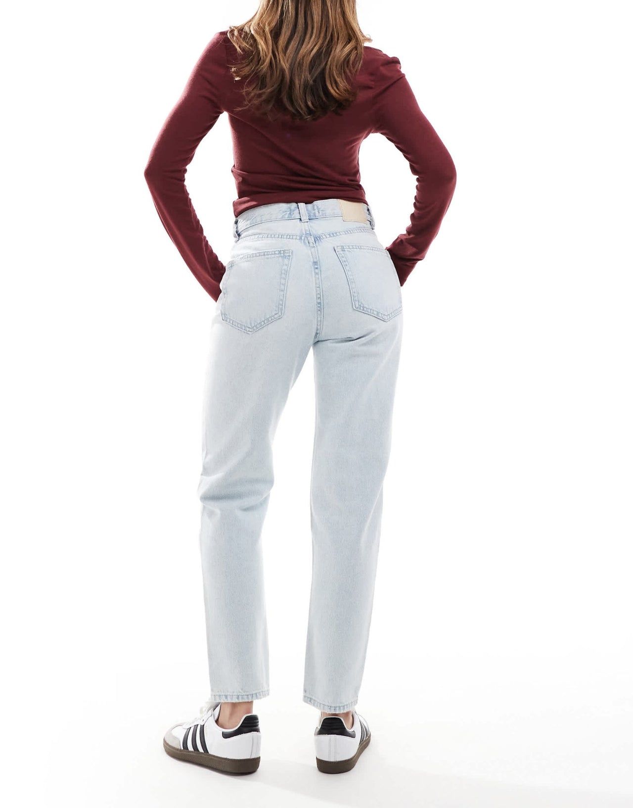 Pull&Bear high waisted mom jeans in light blue - ASOS Sample Sale