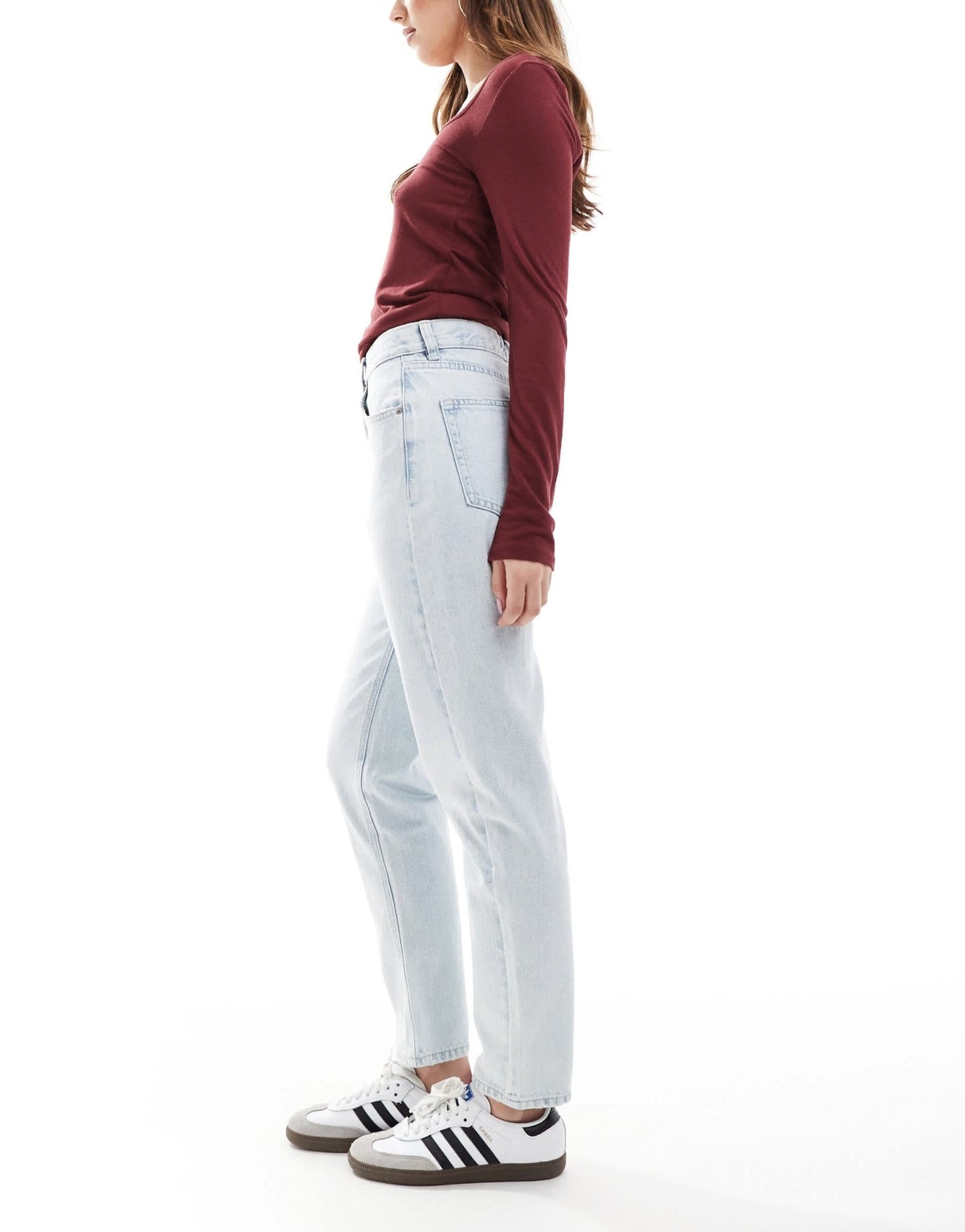 Pull&Bear high waisted mom jeans in light blue - ASOS Sample Sale